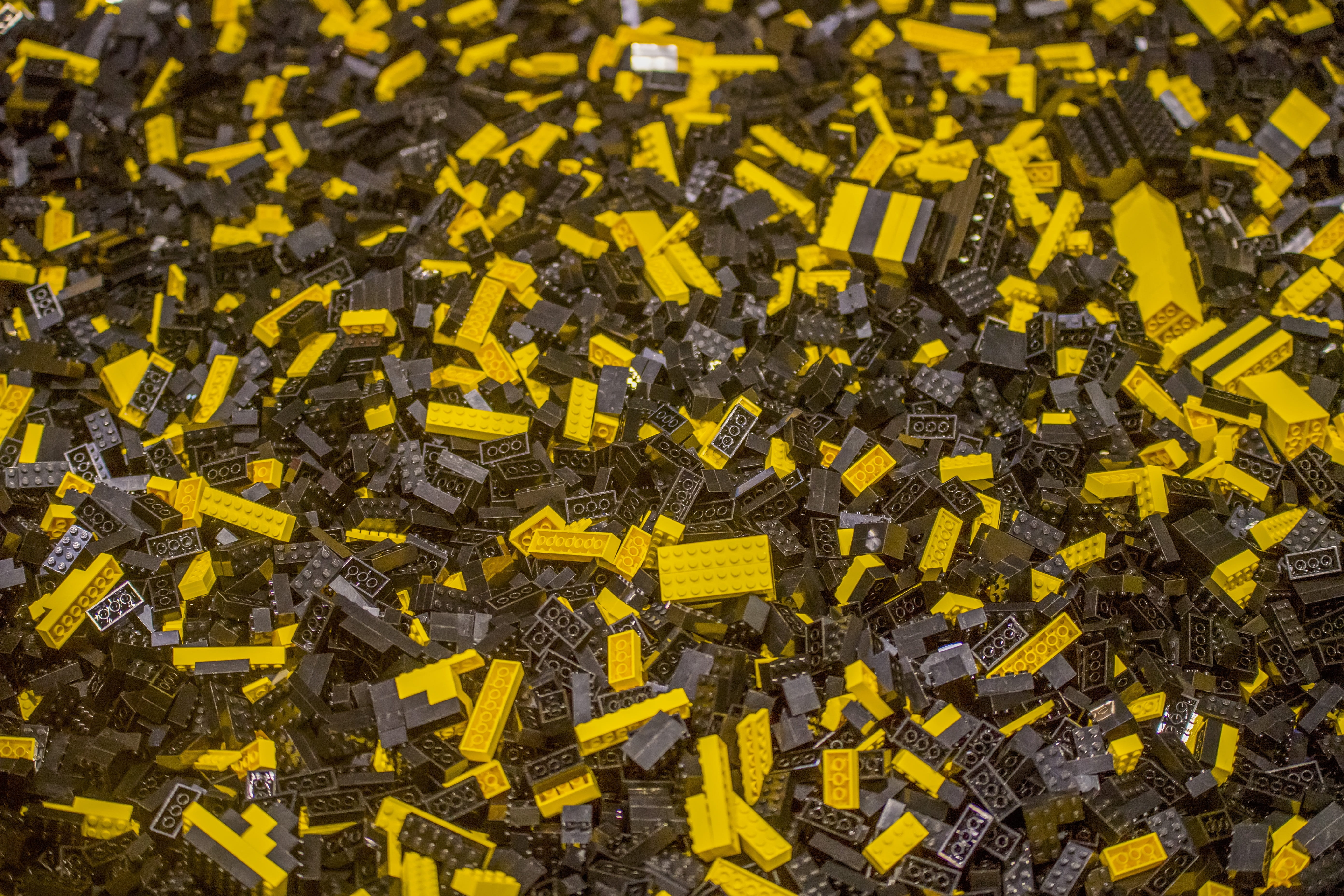 game, architecture, design, day, structure, chaos, city, selective focus, 5K, street, cityscape, large group of objects, yellow, built structure, colorful, HD Wallpaper