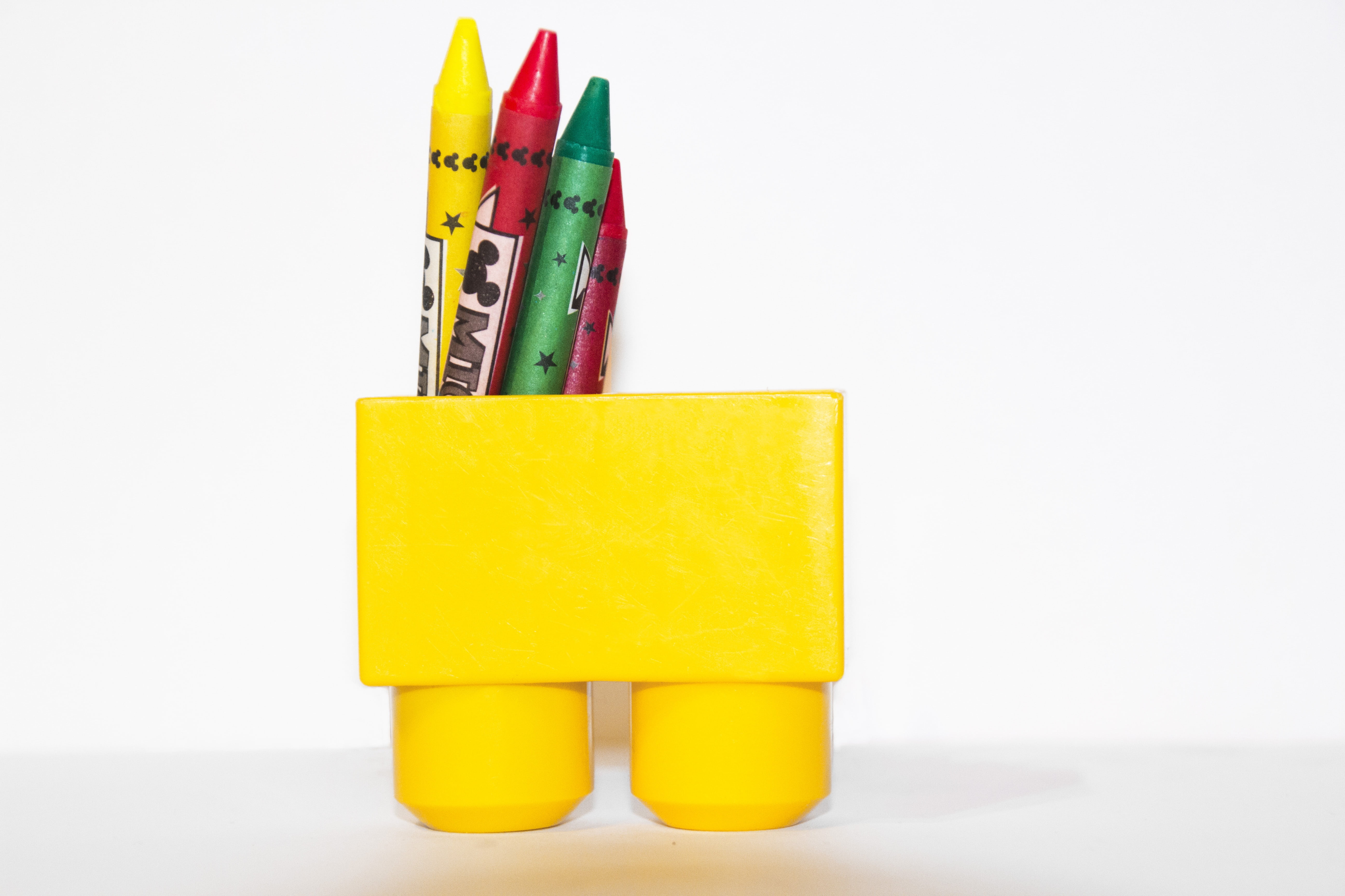 background, note, close-up, white background, simplicity, day, copy space, white, yellow, group of objects, creativity, adhesive note, green, blocks, studio shot, HD Wallpaper