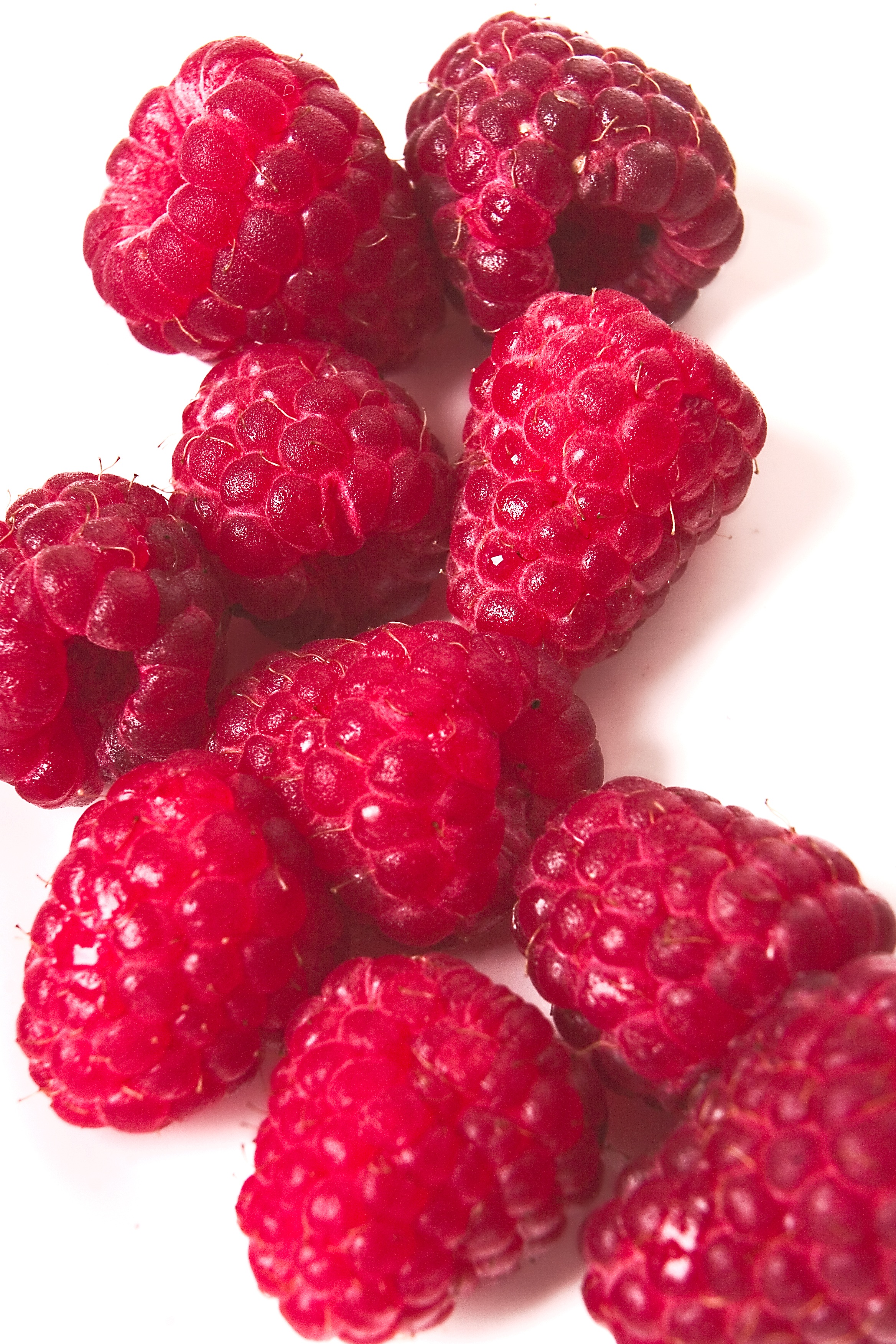 sweet food, sweet, fruit, white background, beauty, vegetarian, dessert, summer, nutrition, a copy of the, shot, gourmet, nutrients, space, healthy, raspberries, Phone HD Wallpaper