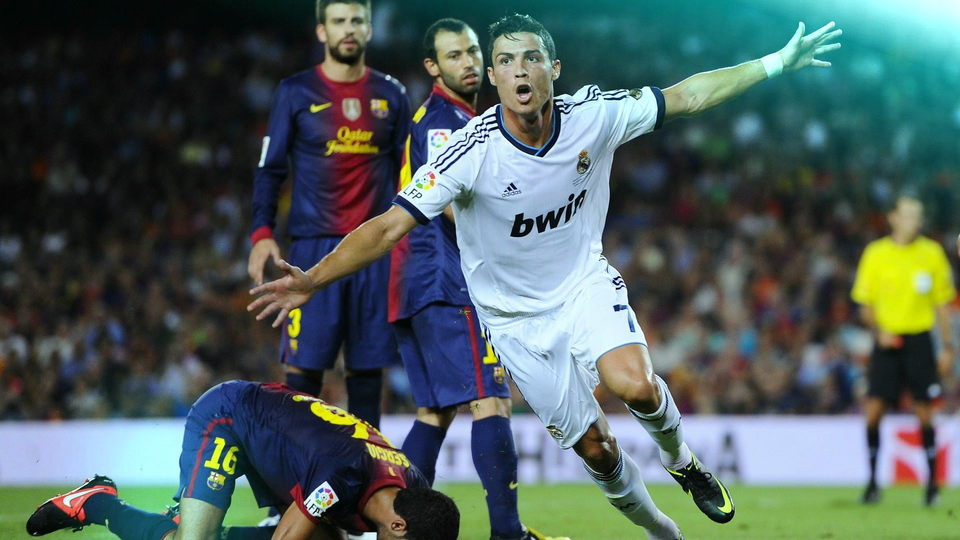cr7  background, focus on foreground, motion, athlete, limb, human limb, ball, group of people, young adult, incidental people, 1080P, sport, adult, competition, HD Wallpaper