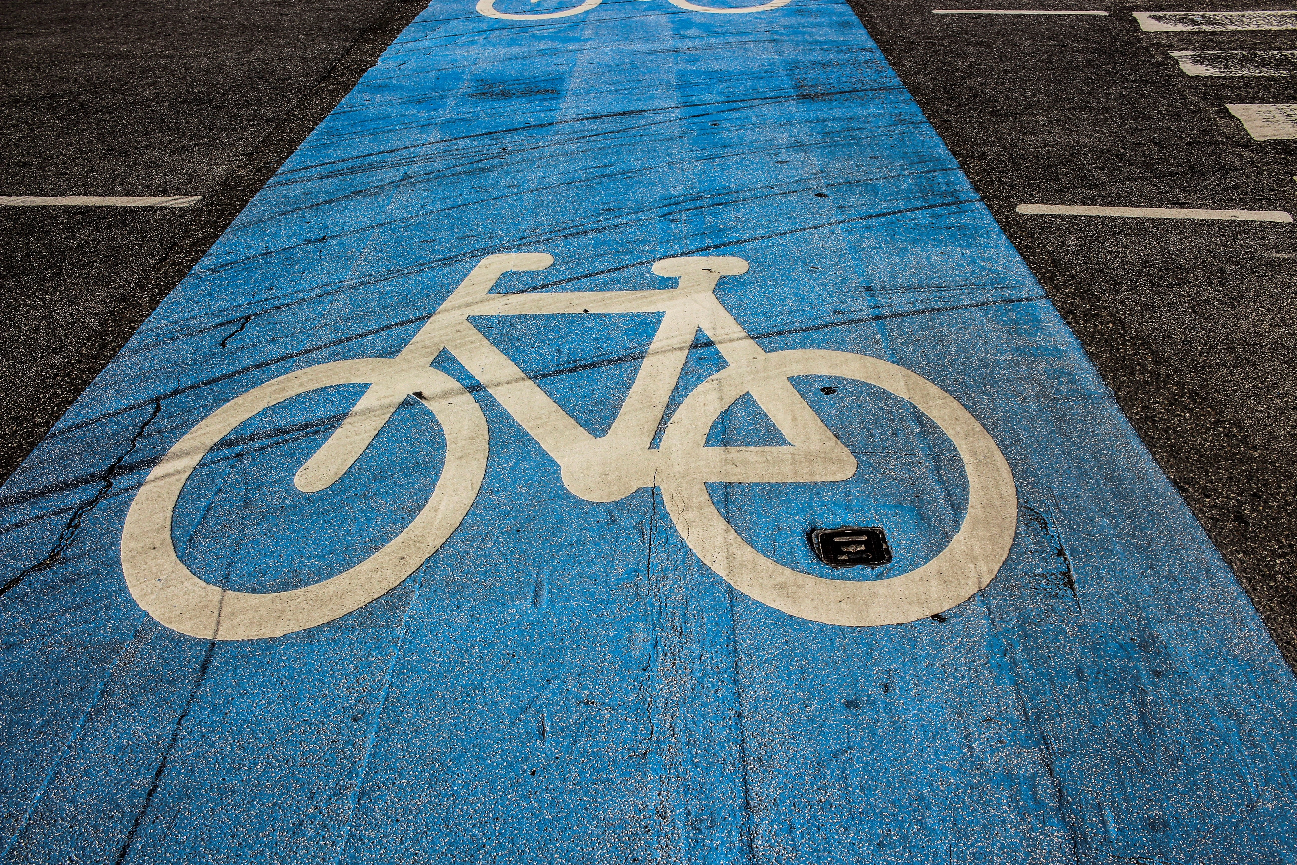 high angle view, road marking, cycling, no people, disabled access, transportation, cycle path, city, blue, locomotion, 5K, bike, bicycle, sign, disabled sign, HD Wallpaper