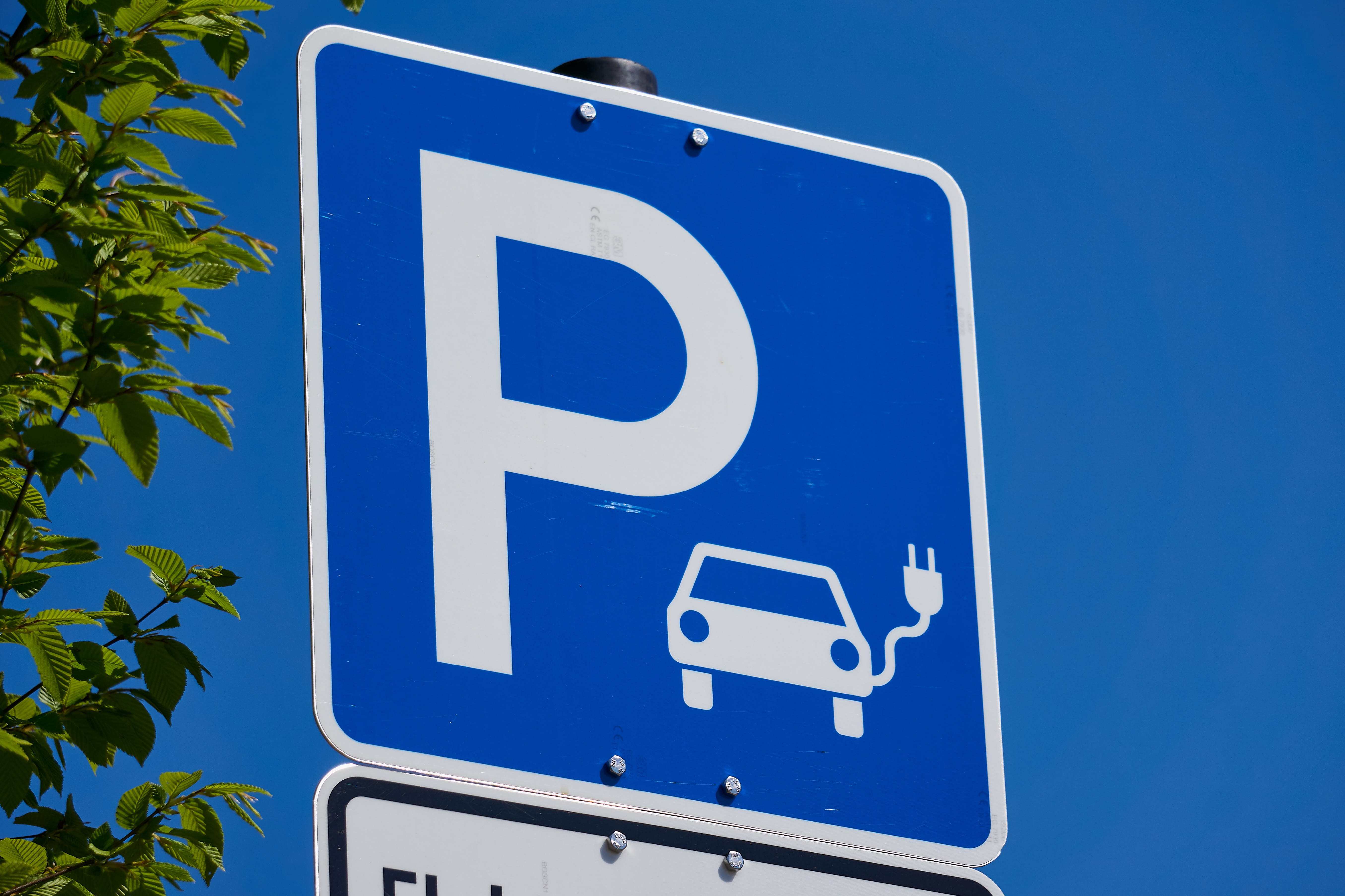 sign, connection, parking, transportation, charging station, motor vehicle, white color, electric car, 5K, loading possibility, e-mobile, e car, blue, HD Wallpaper