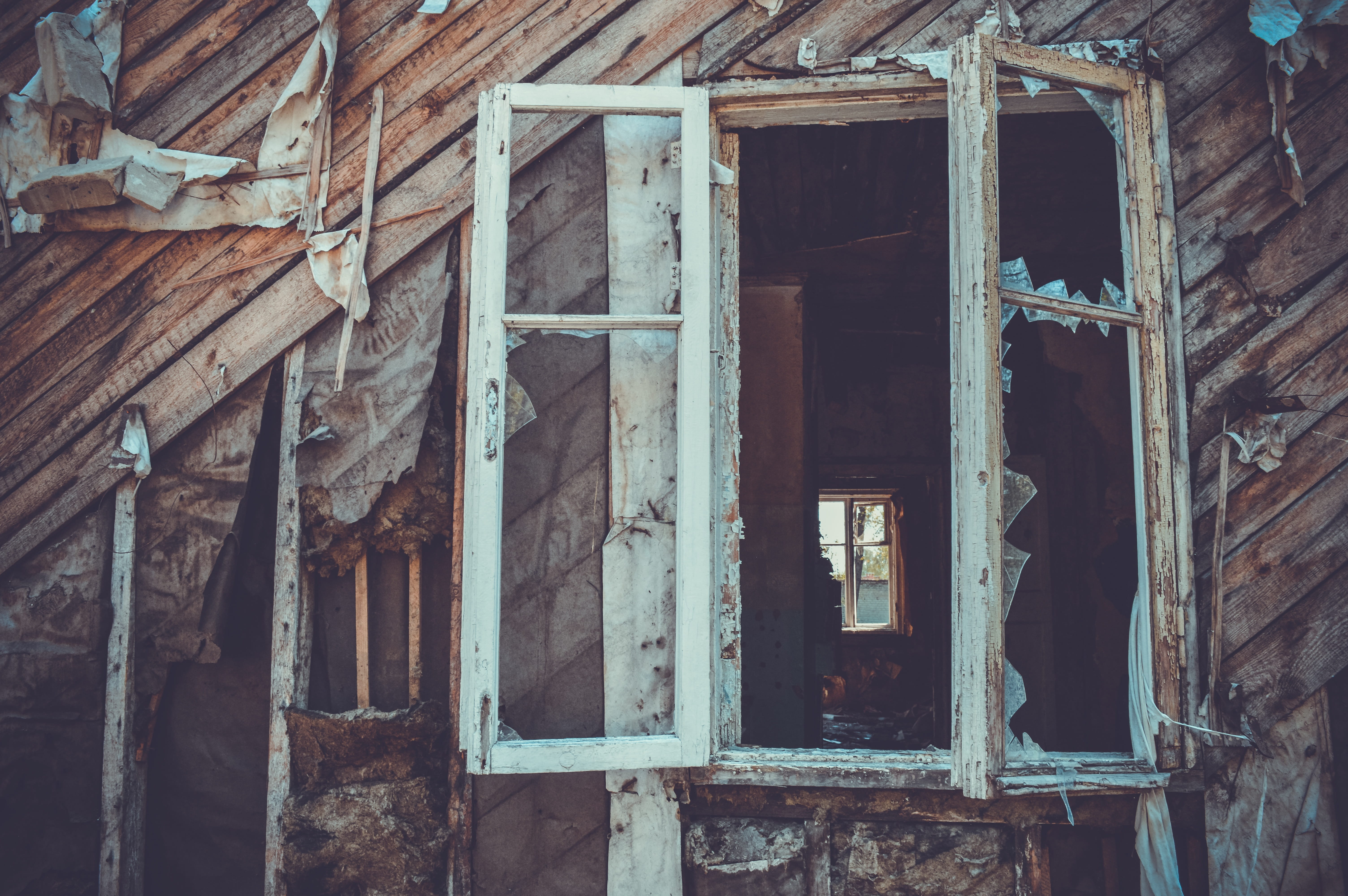 wood, house, low angle view, decline, wooden, demolition, ruined, bad condition, ceiling, glass, the ruins of the, window, wall, day, weathered, an abandoned, HD Wallpaper