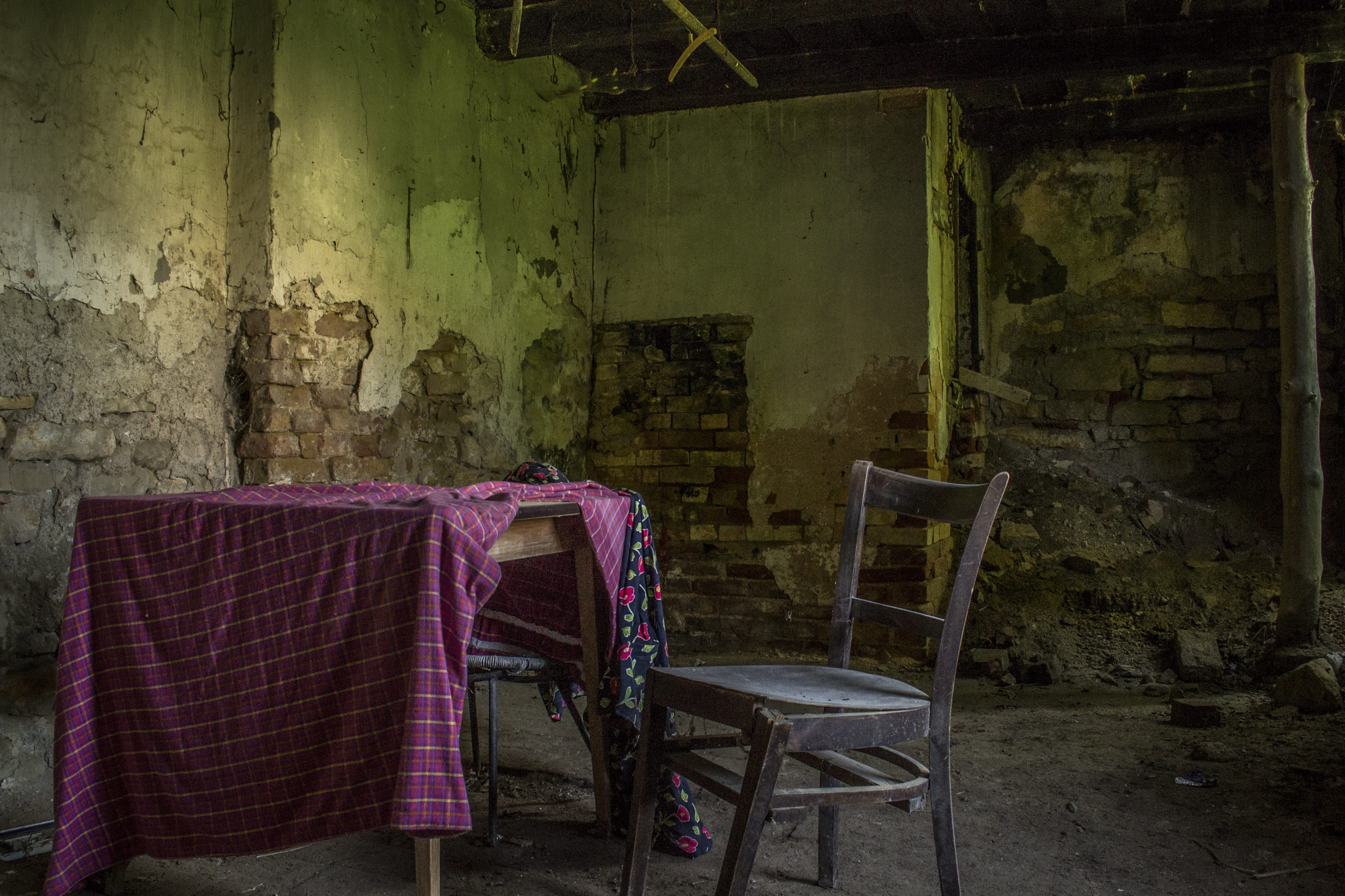 broken, absence, armchair, wall, dirty, weathered, wall - building feature, run-down, architecture, seat, damaged, built structure, decline, furniture, HD Wallpaper