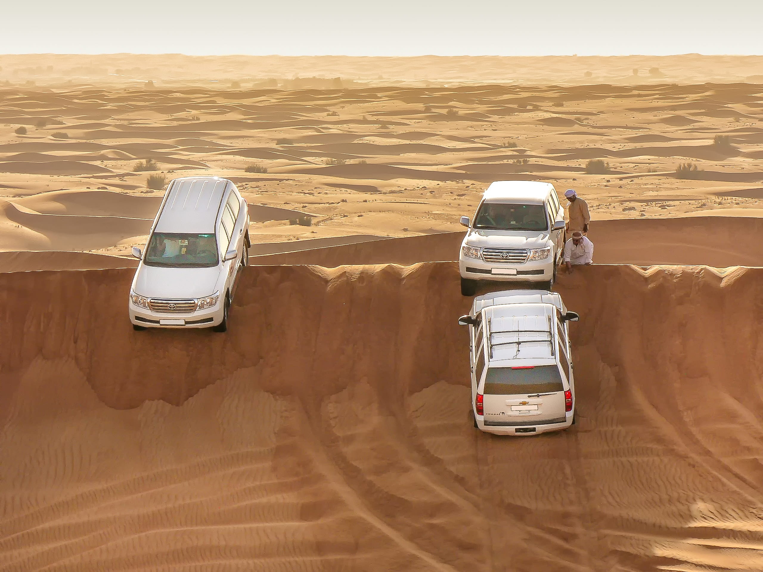 remote, motor vehicle, land, land vehicle, nature, off-road vehicle, breakdown, dune, adventure, sand, climate, road trip, hot, dry, non-urban scene, arid climate, HD Wallpaper