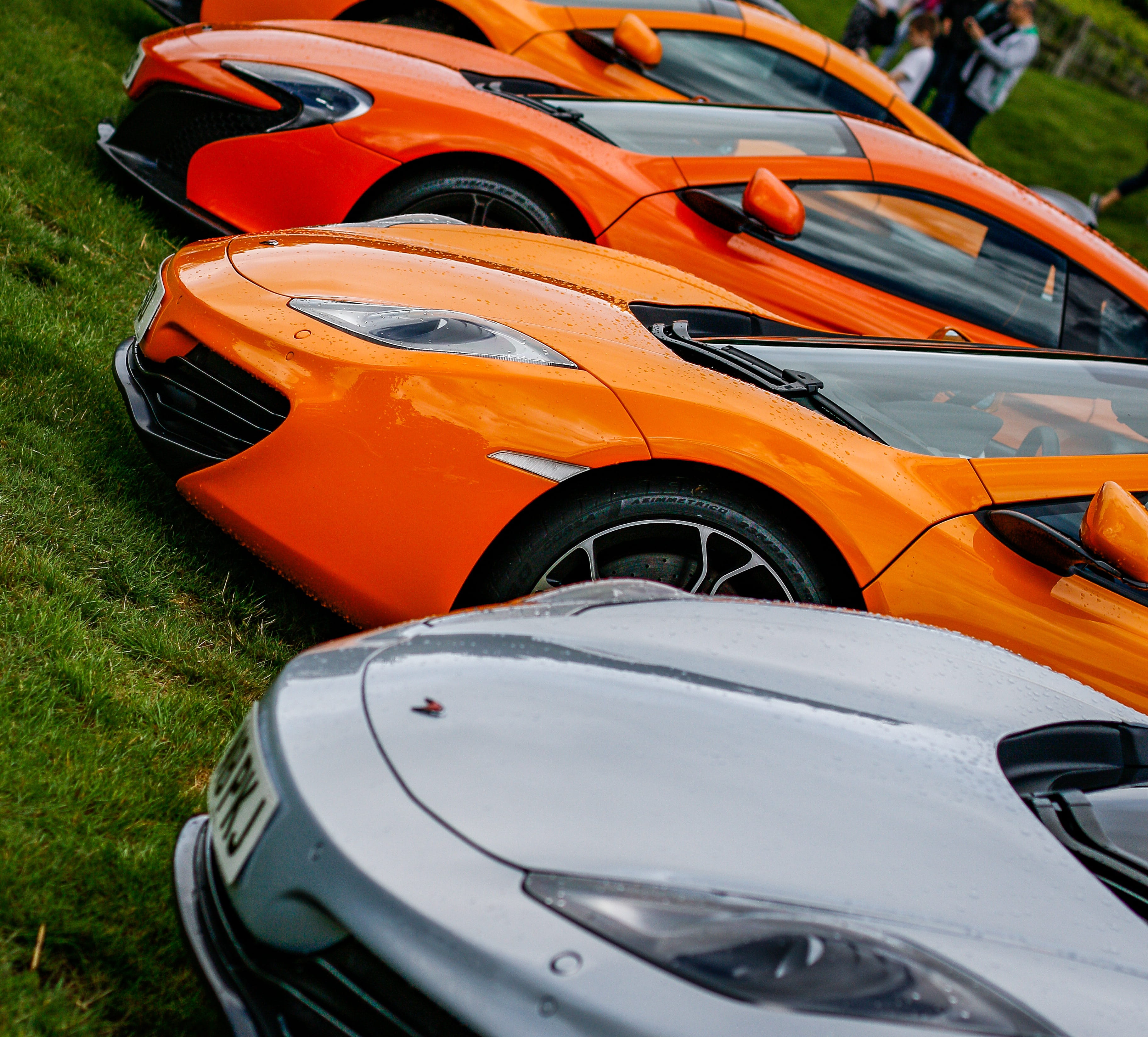 luxury, mp4-12c, focus on foreground, 2K, field, high angle view, land vehicle, sports car, automotive, outdoors, vehicle breakdown, mclaren 12c, mode of transportation, HD Wallpaper