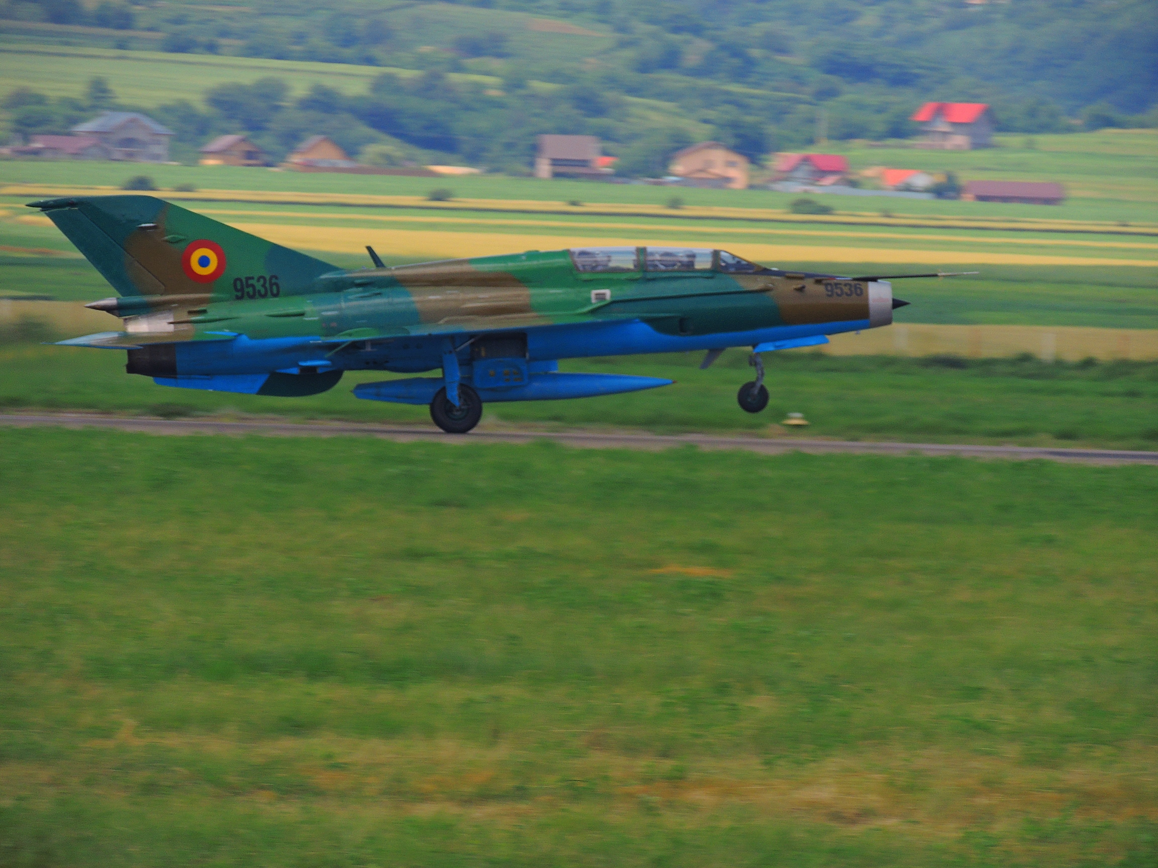 mode of transportation, camouflage, land, pilotage, airport runway, reaction, plane, military, day, air vehicle, flying, army, 4K, sky, no people, aviation, HD Wallpaper