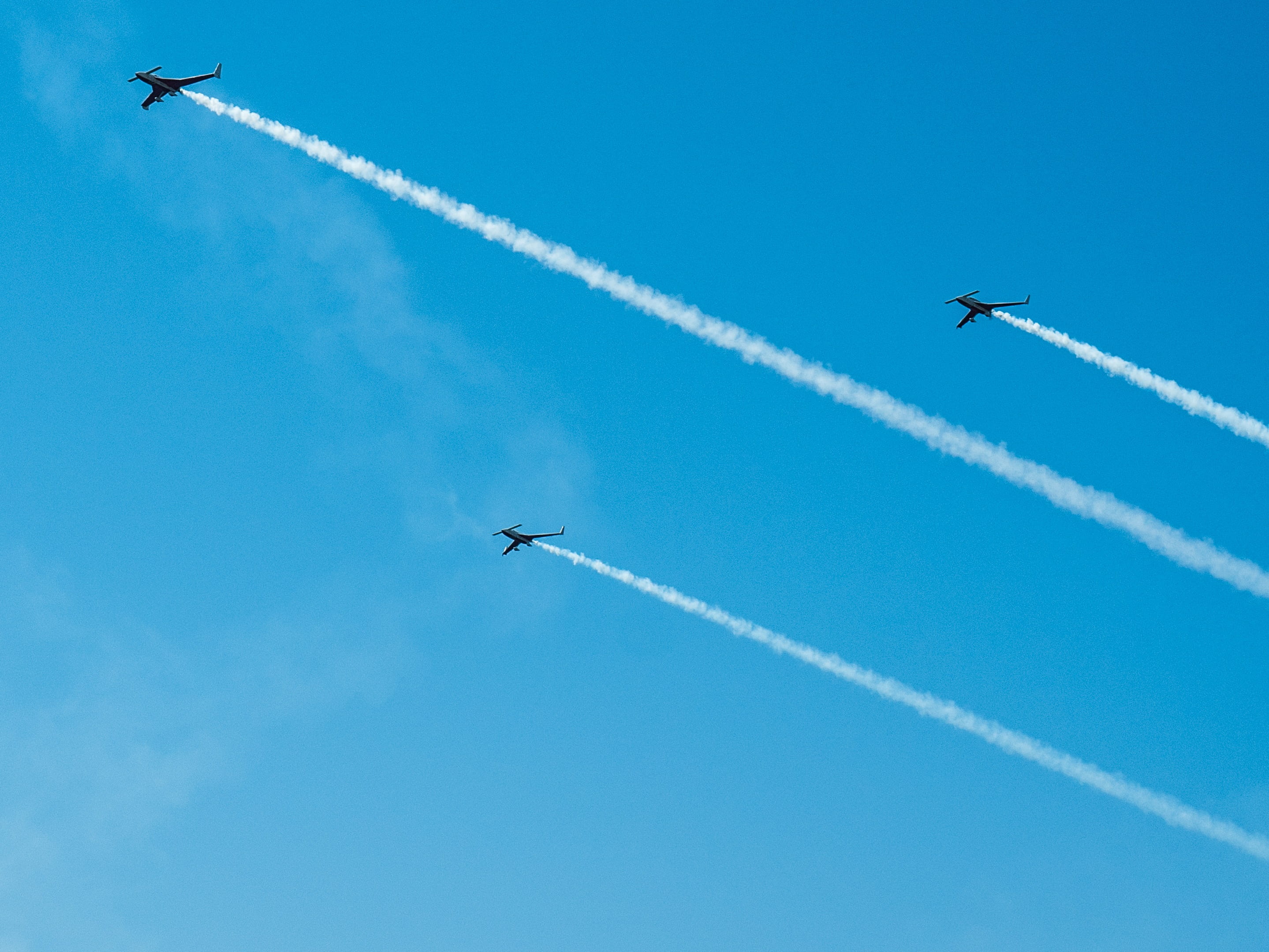 transportation, cloud - sky, motion, spain, on the move, air force, flight, blue, mode of transportation, flying, day, in formation, nature, smoke, outdoors, HD Wallpaper