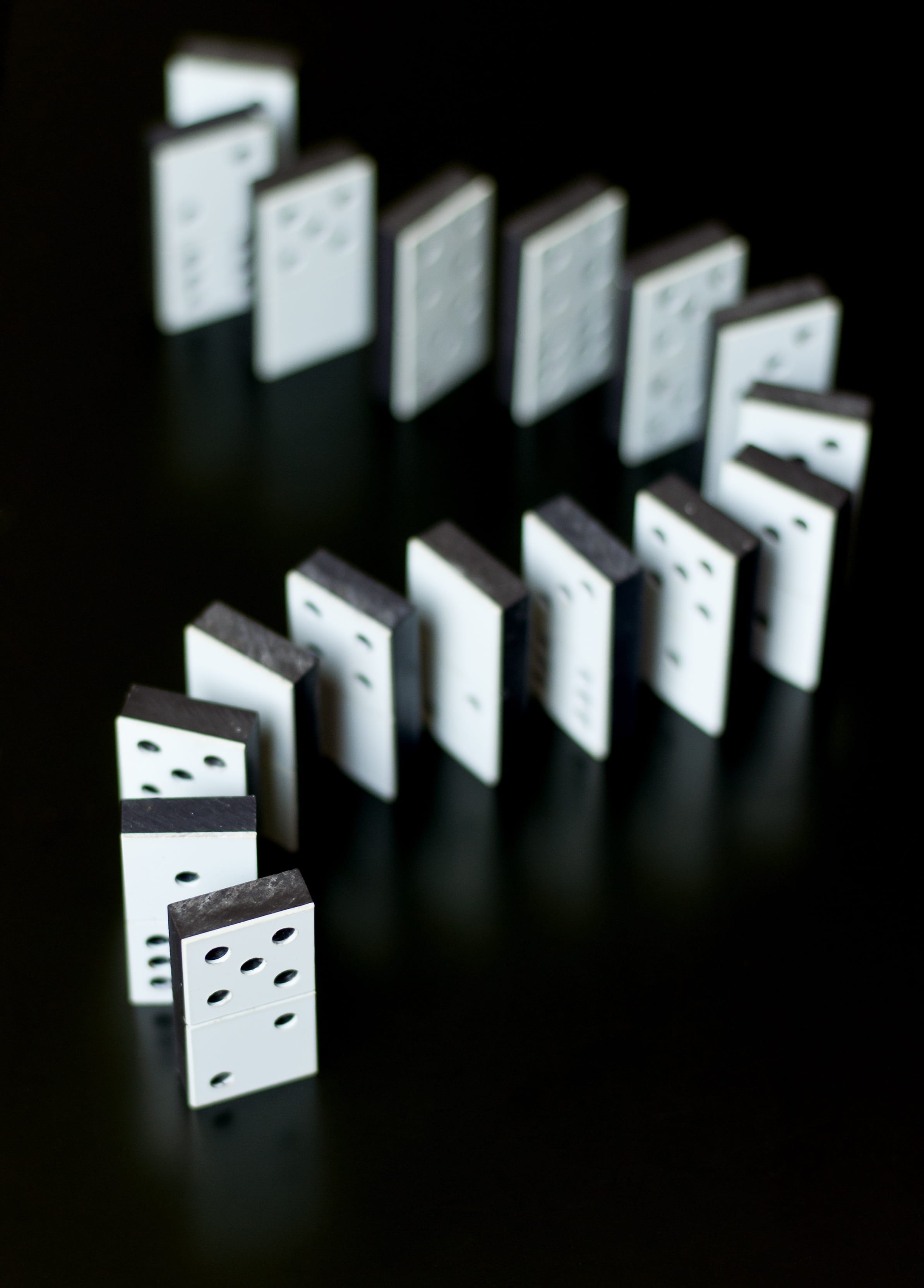 risk, still life, 2K, line, leisure games, focus on foreground, row, domino, indoors, dominoes, computer part, close-up, text, western script, conceptual, Phone HD Wallpaper
