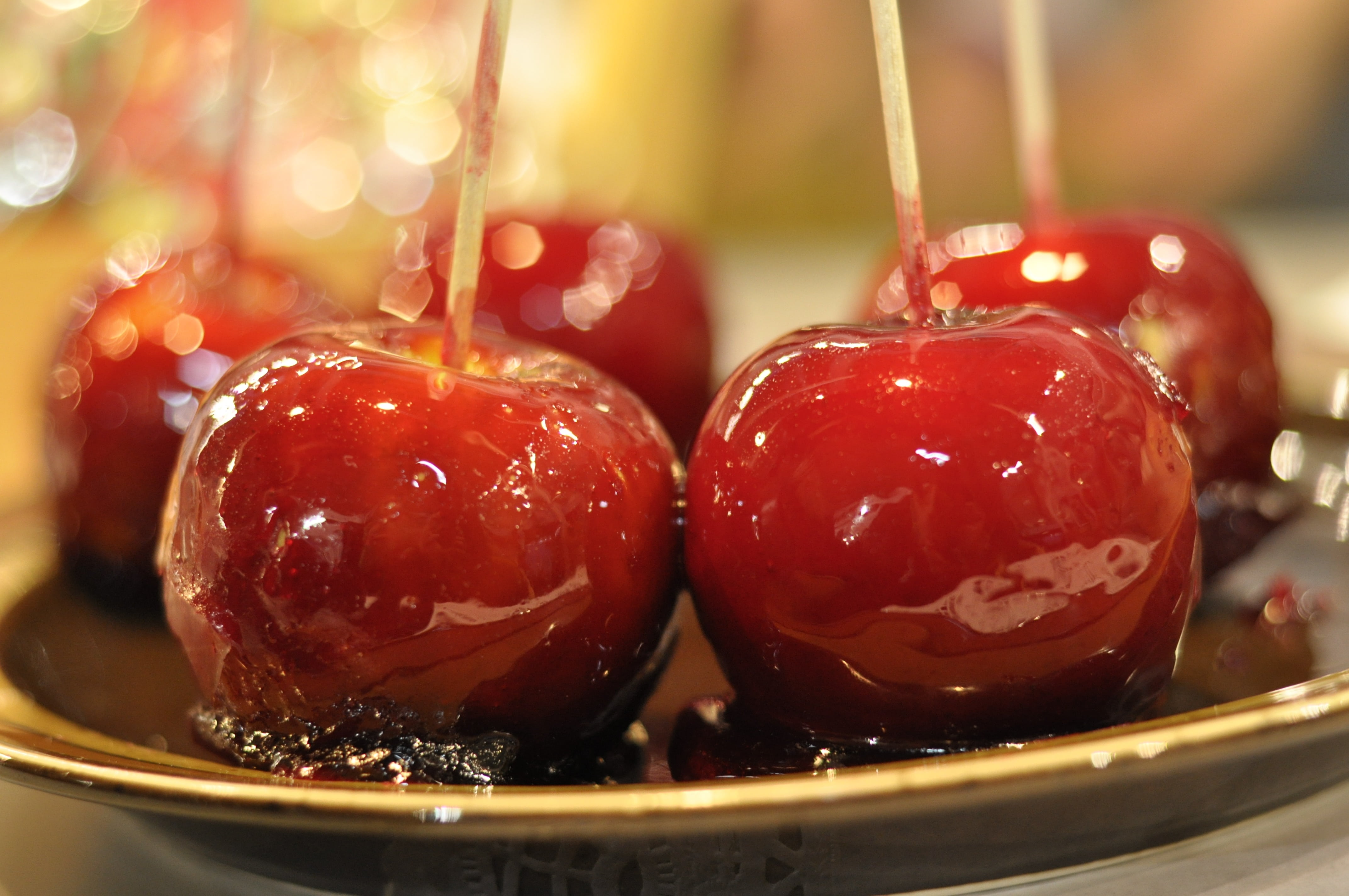 holiday, fruits, still life, fall, temptation, healthy eating, freshness, indoors, candy, photo, apple-on-a-stick, defocused, food, apples, focus, sweet food, HD Wallpaper