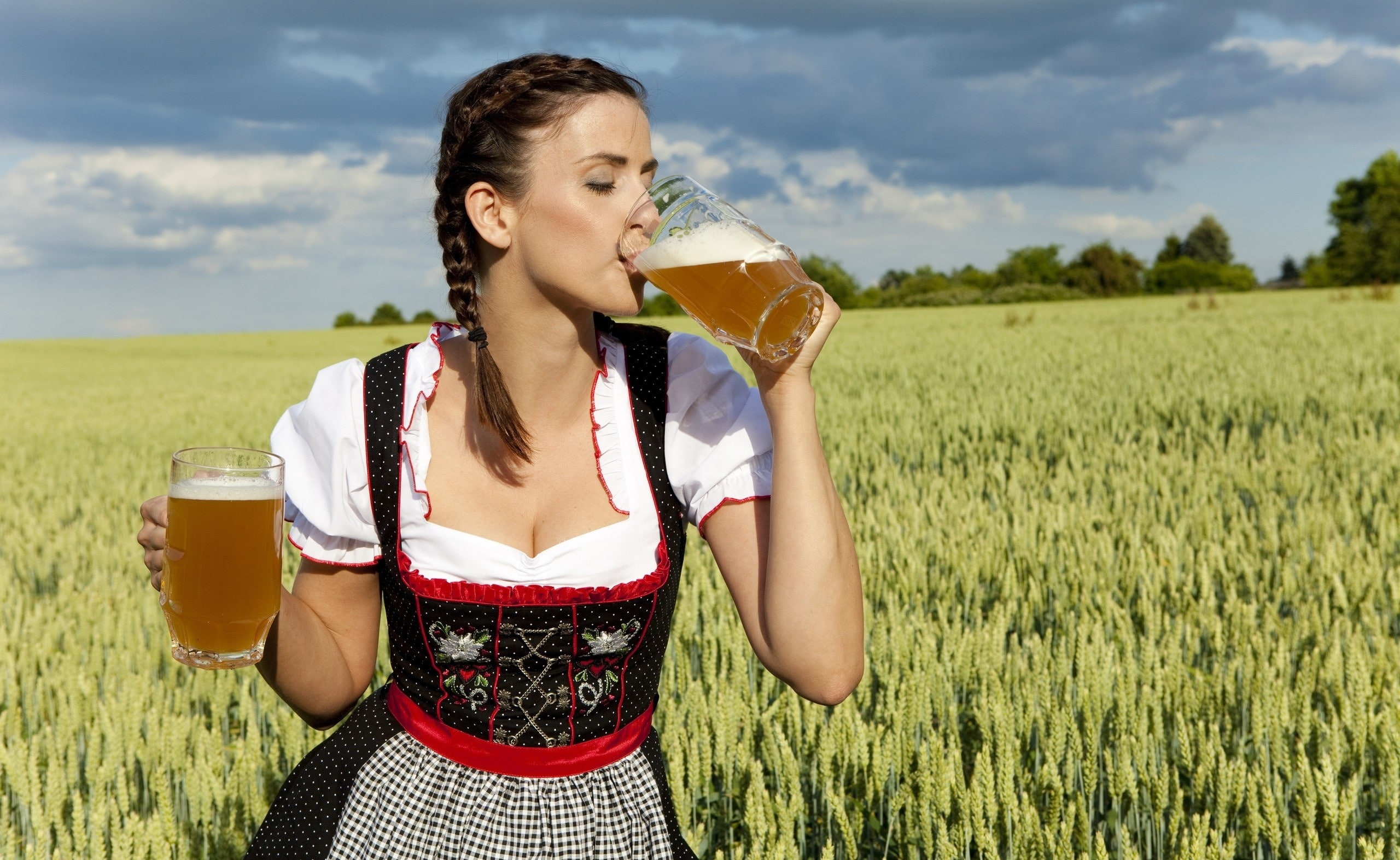 outdoors, leisure activity, drink, lifestyles, real people, mugs, beer glass, nature, land, clear, Woman, 2K, front view, holding, Girls, Drinking, HD Wallpaper