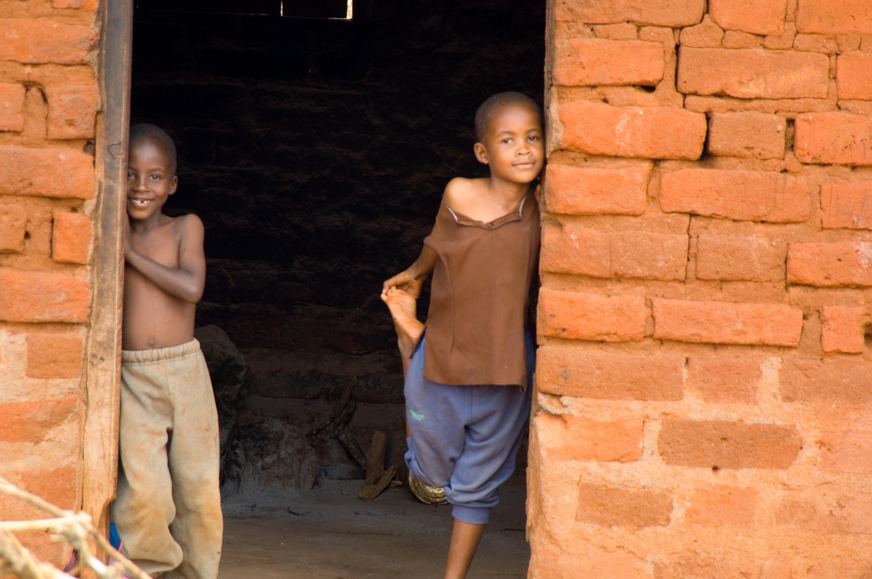 doorway, children, girls, people, cute, outside, sister, child, boys, emotion, buildings, happiness, childhood, africa, wall, togetherness, 2K, brick, HD Wallpaper
