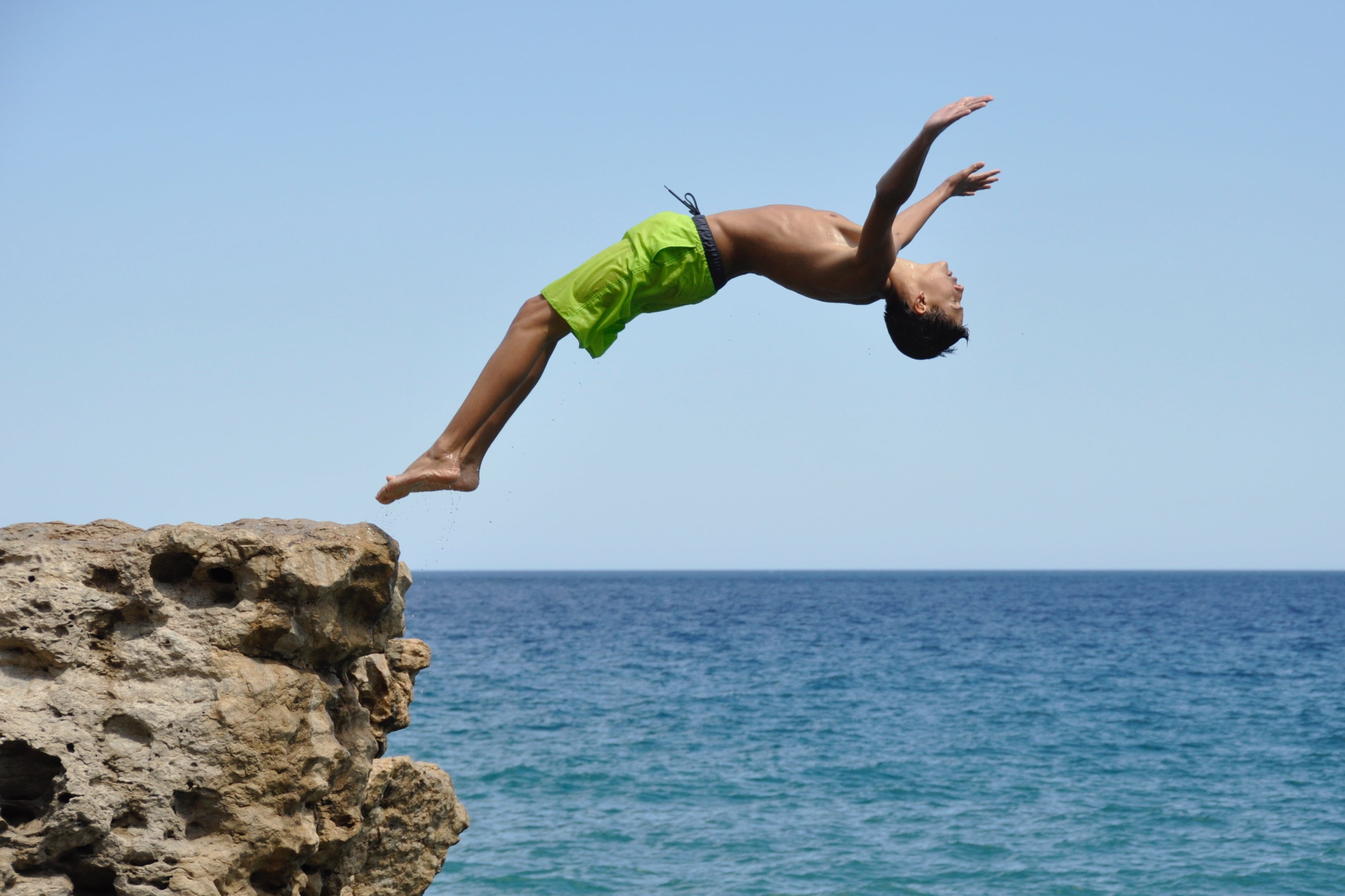 diving, rock - object, photography, horizon, 4K, outdoors, time, summersault, healthy Lifestyle, cool, teen, young adult, exercising, lifestyles, sport, HD Wallpaper