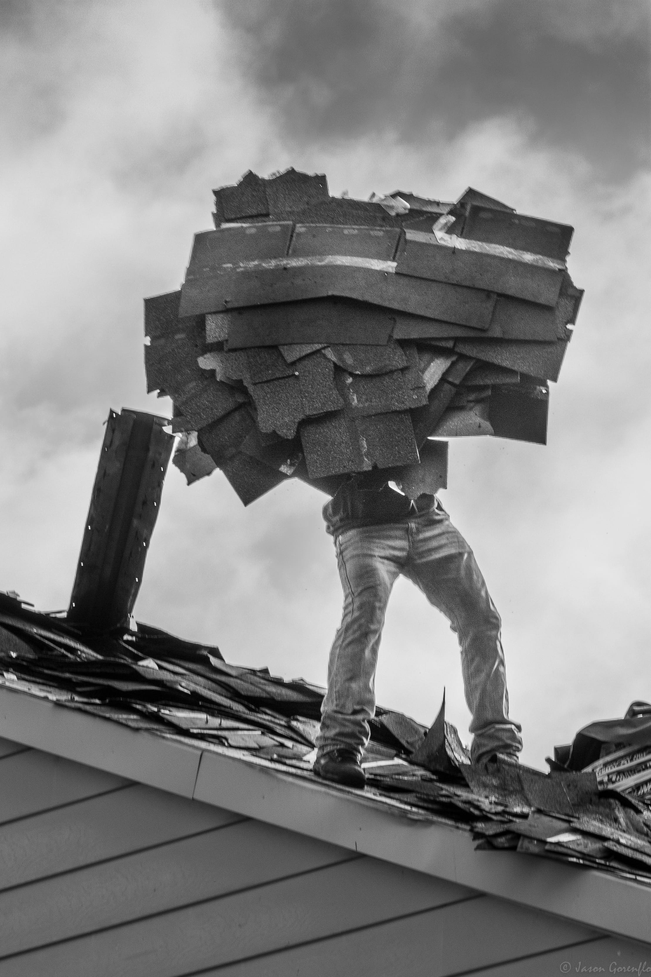 heavy duty, roof, day labor, man, architecture, men, hard job, working, one person, cloud - sky, person, built structure, body part, workman, laborer, day, Phone HD Wallpaper