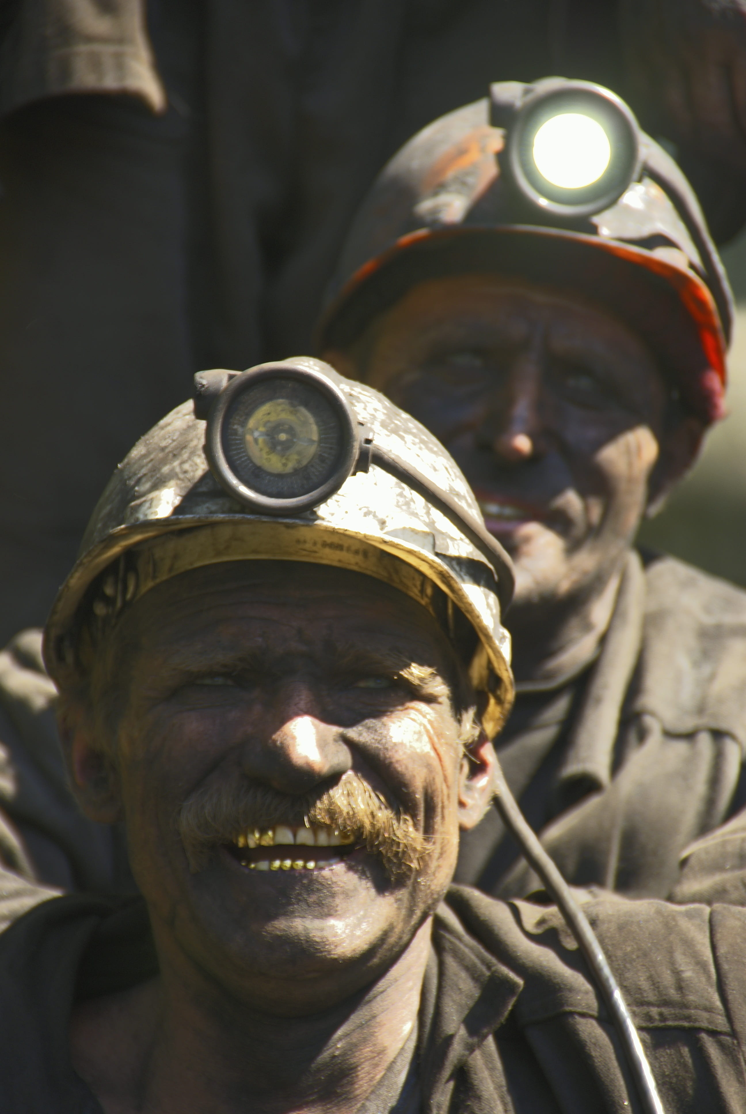helmet, headshot, work, energy, close-up, miners, one person, protection, government, protective workwear, minerals, men, military, fuel, headwear, industry, Phone HD Wallpaper