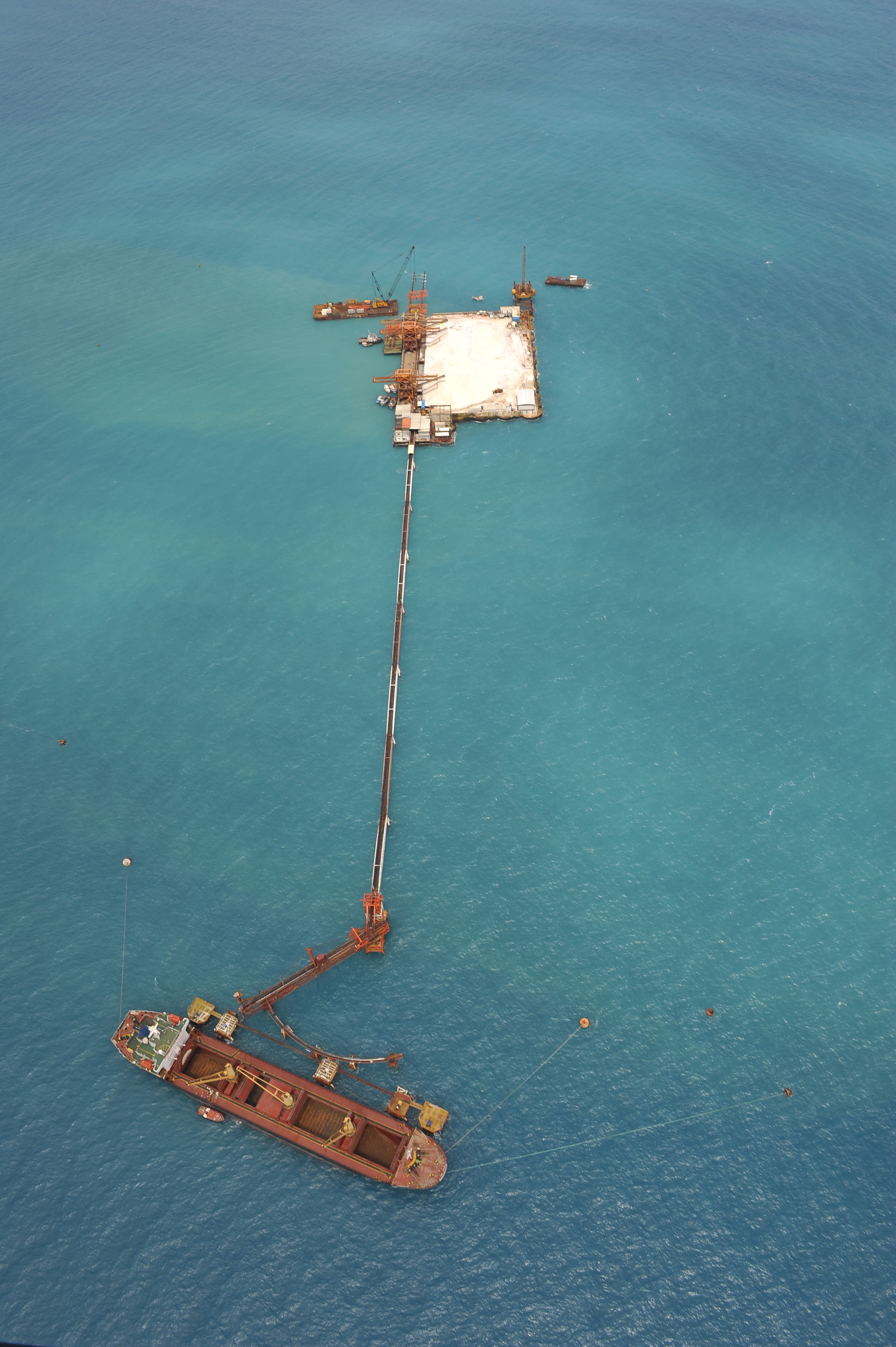 no people, open sea, construction industry, drilling rig, oil industry, industry, transportation, day, mode of transportation, my, fuel and power generation, Phone HD Wallpaper
