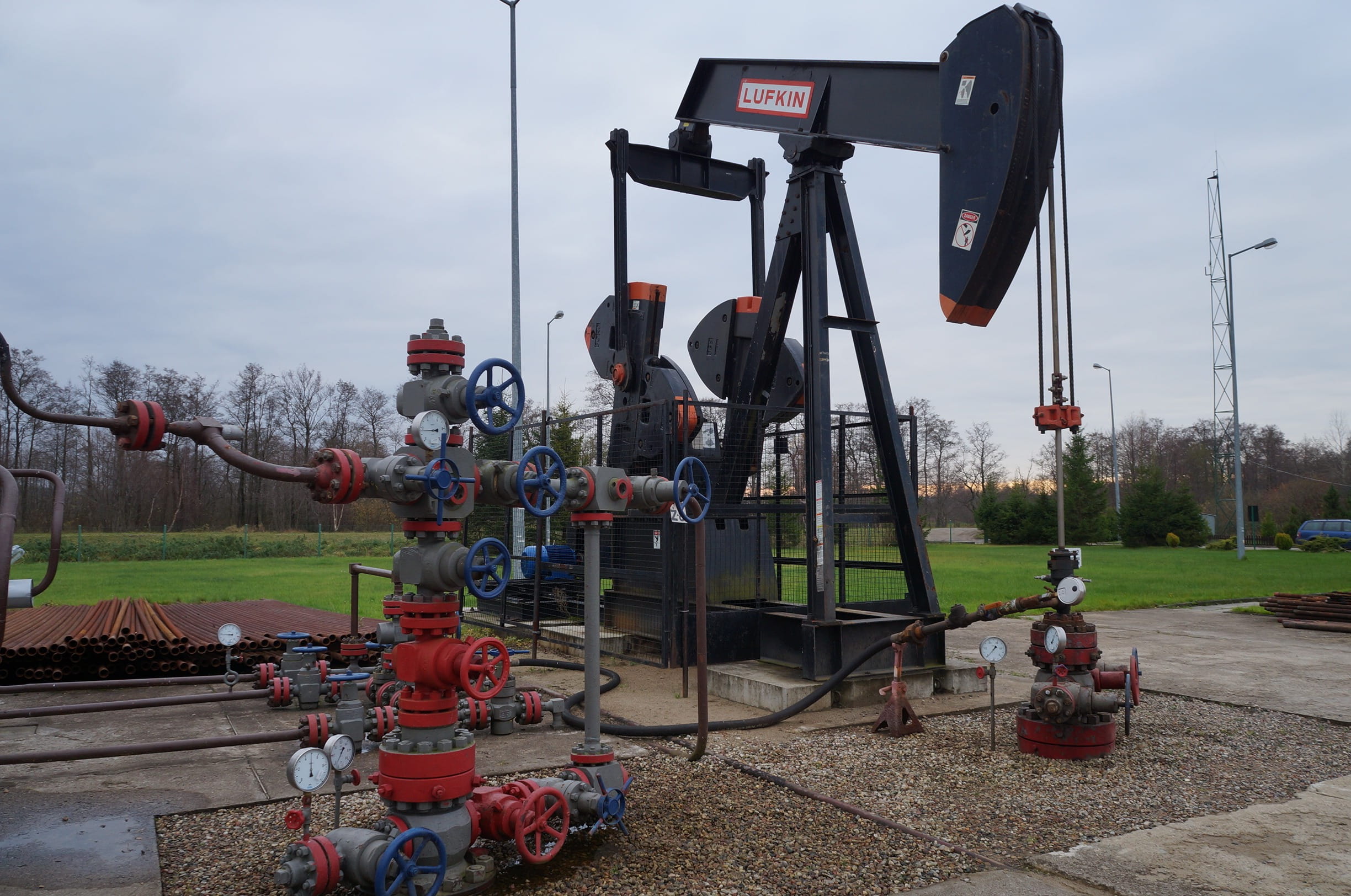 safety, oil, outdoors, red, sky, extraction, tree, day, cloud - sky, field, communication, fuel and power generation, nature, equipment, mine, industry, HD Wallpaper