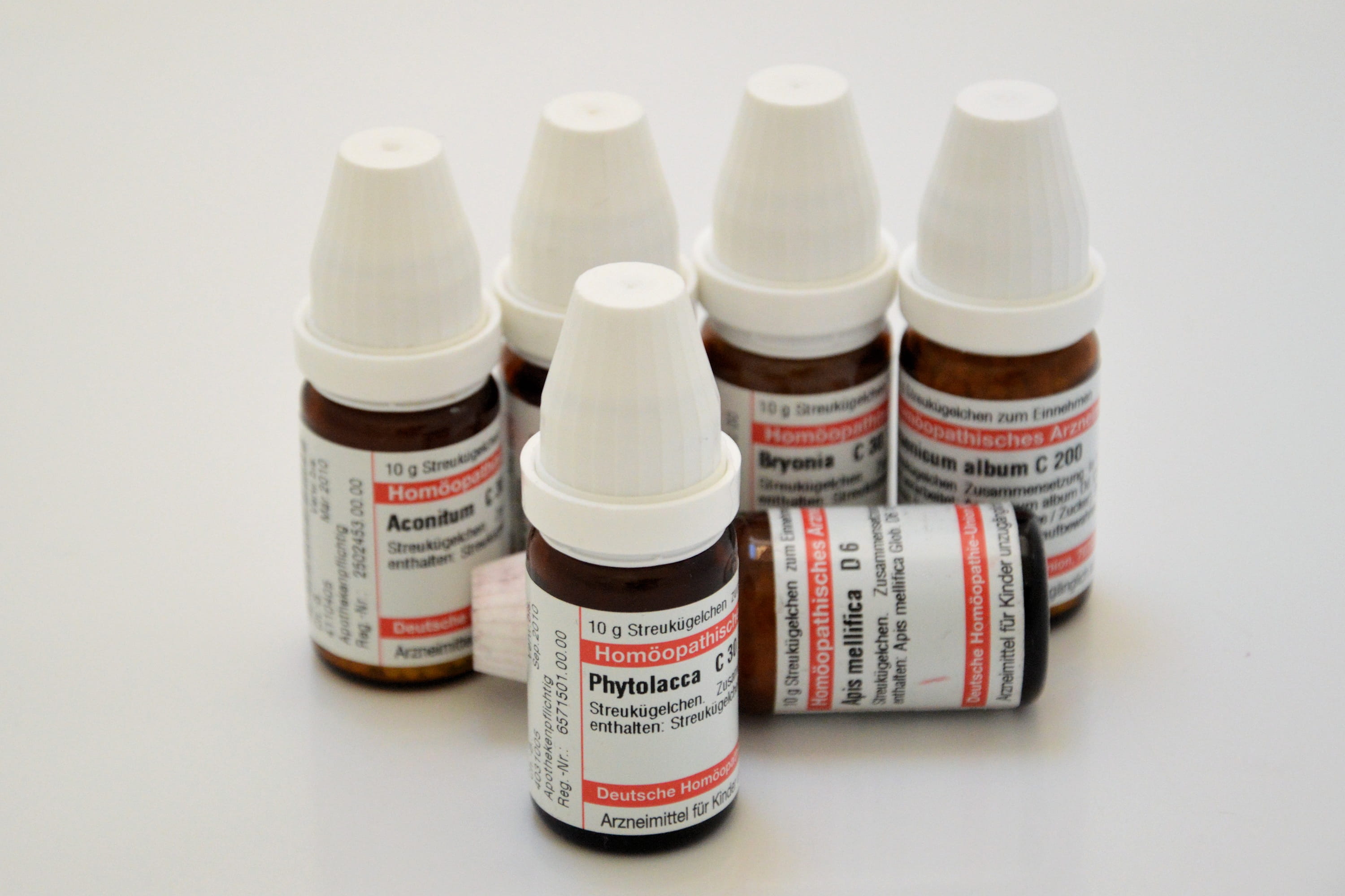 alternative medicine, medical, vial, surface, naturopathy, dose, science, samuel, Homeopathy, indoors, medicinal products, group of objects, six, food and drink, HD Wallpaper