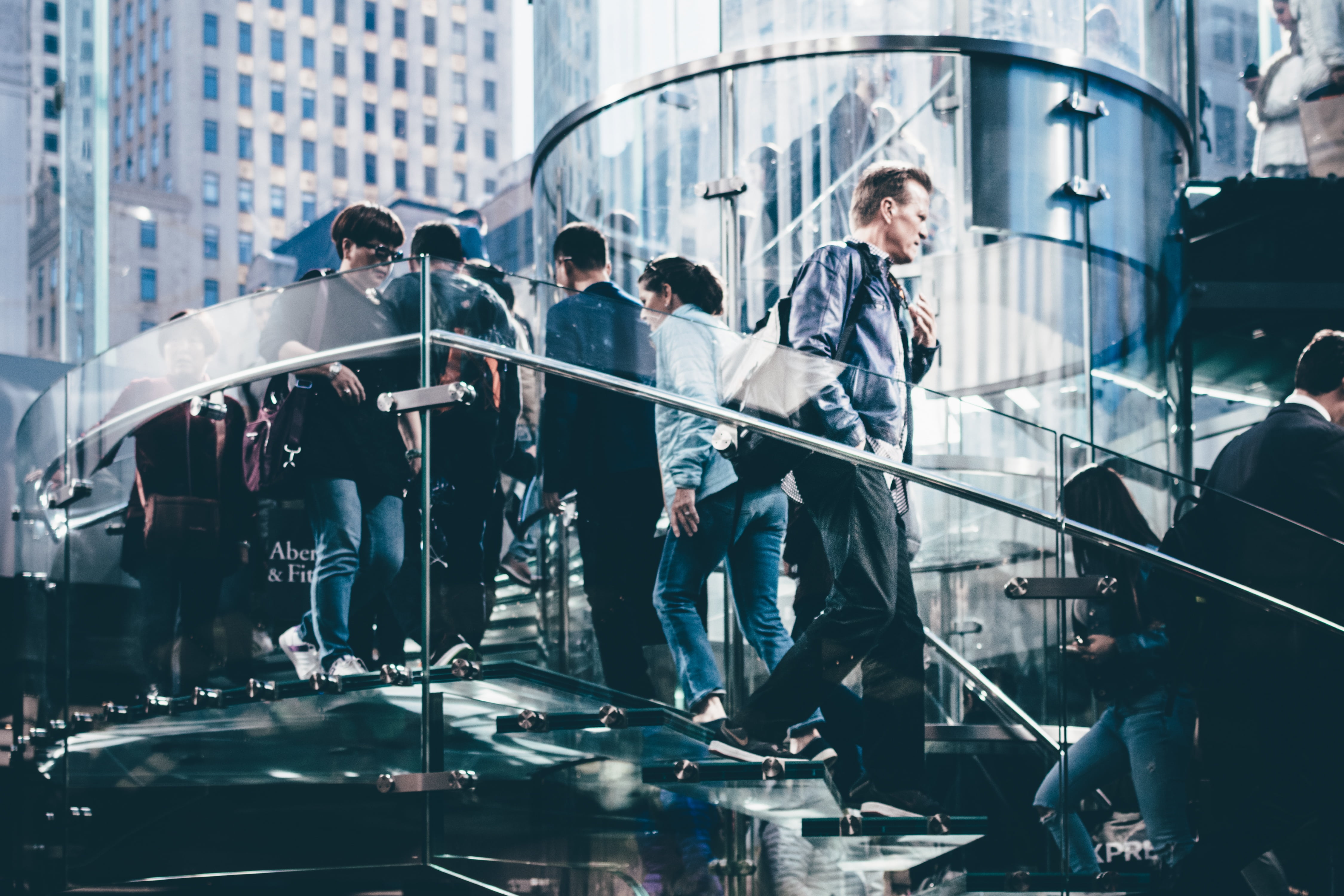 glass - material, building exterior, metro, climbing, men, real people, women, standing, coworker, people, innovative, railing, lifestyles, adult, walk, HD Wallpaper