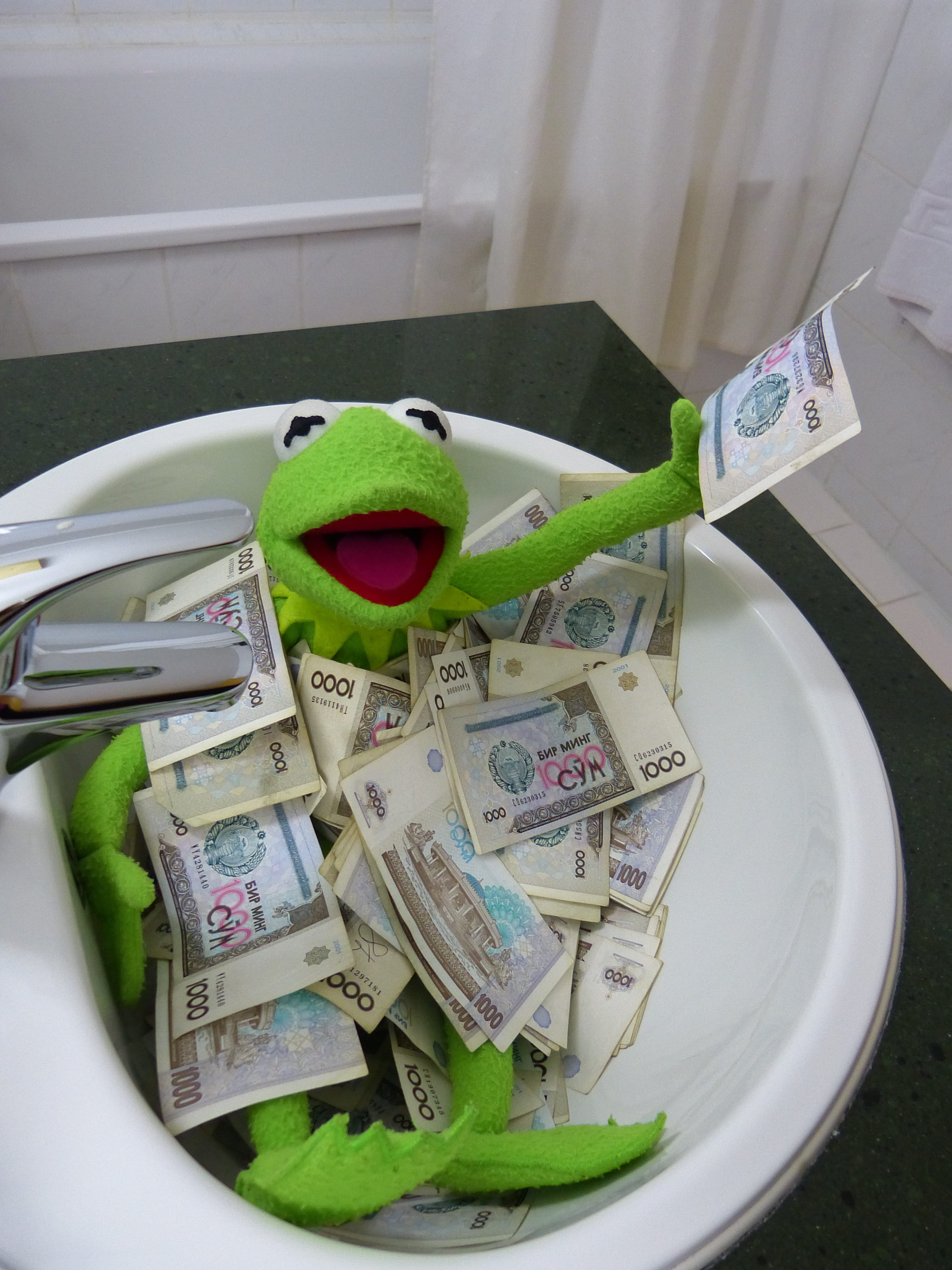 Money, business, creativity, still life, high angle view, communication, dollar, domestic room, green, empire, paper Currency, close-up, no people, Bathroom, Phone HD Wallpaper