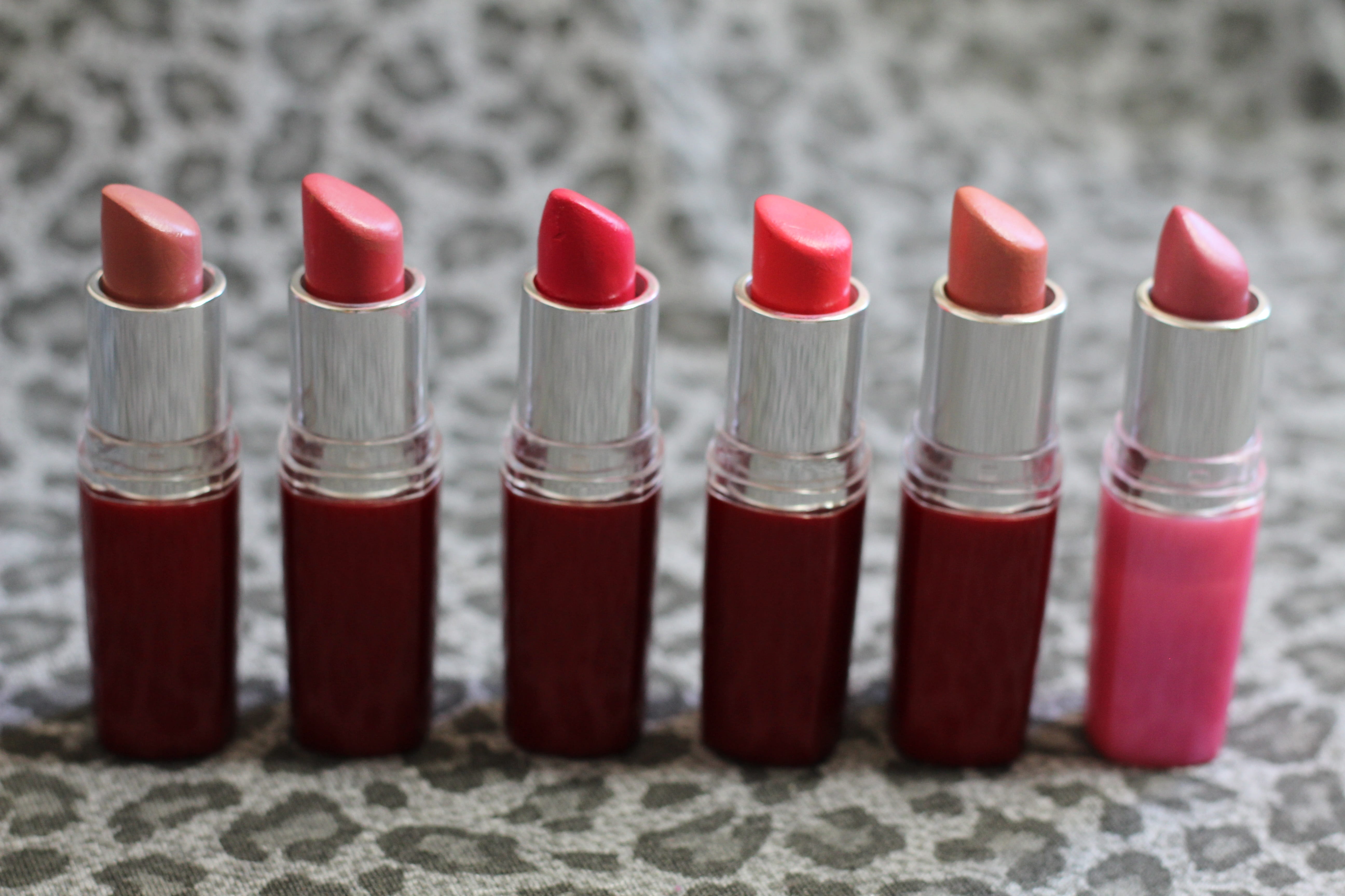 labios, scientific experiment, shiny, lipsticks, no People, laboratory, biology, colorful, blood test, makeup, test tube rack, glamour, mouth, red, beauty Product, HD Wallpaper