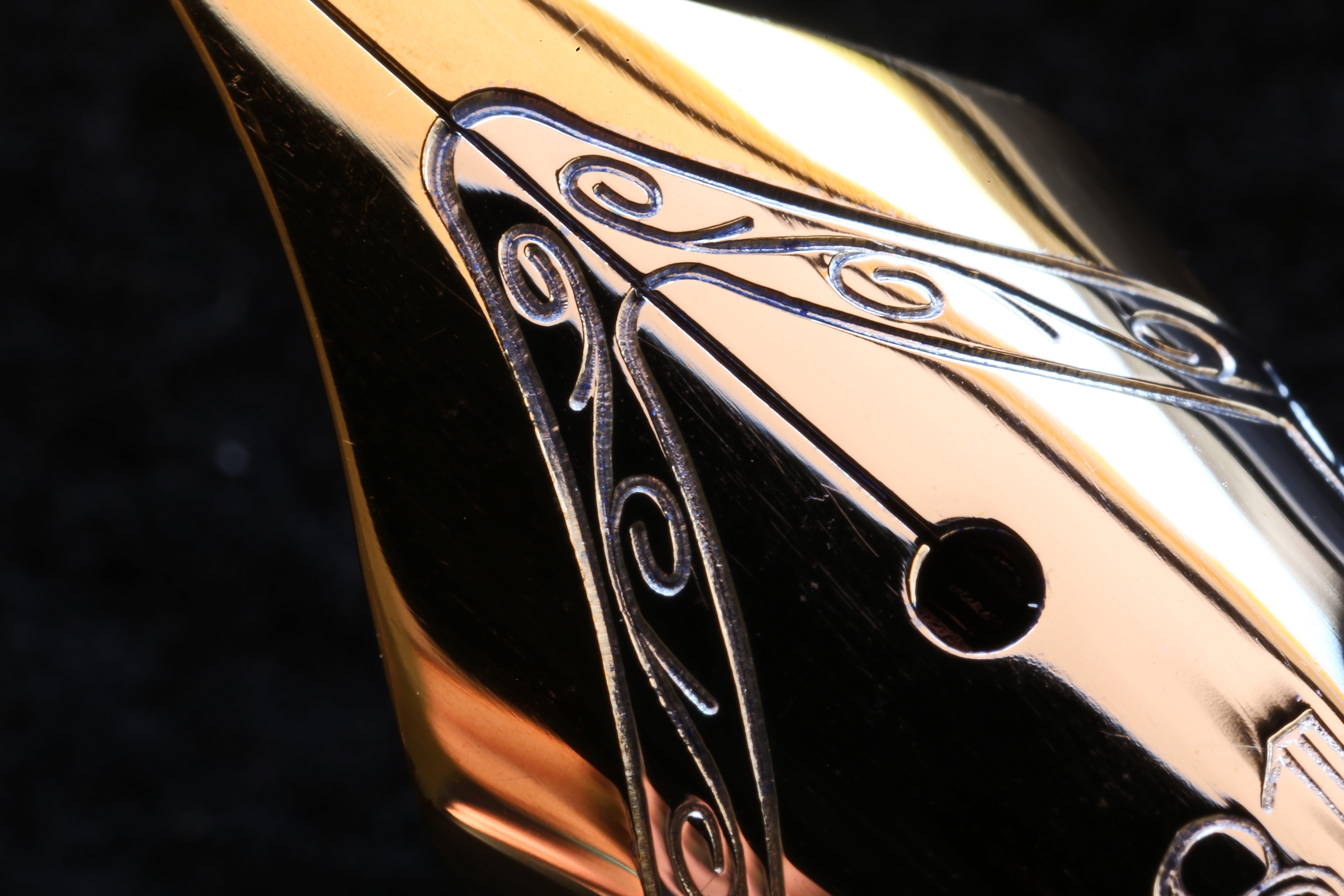 car, writing tool, retro styled, vintage car, outdoors, day, pen, headlight, motor vehicle, stationary, fountain pen, writing implement, reflection, office, HD Wallpaper