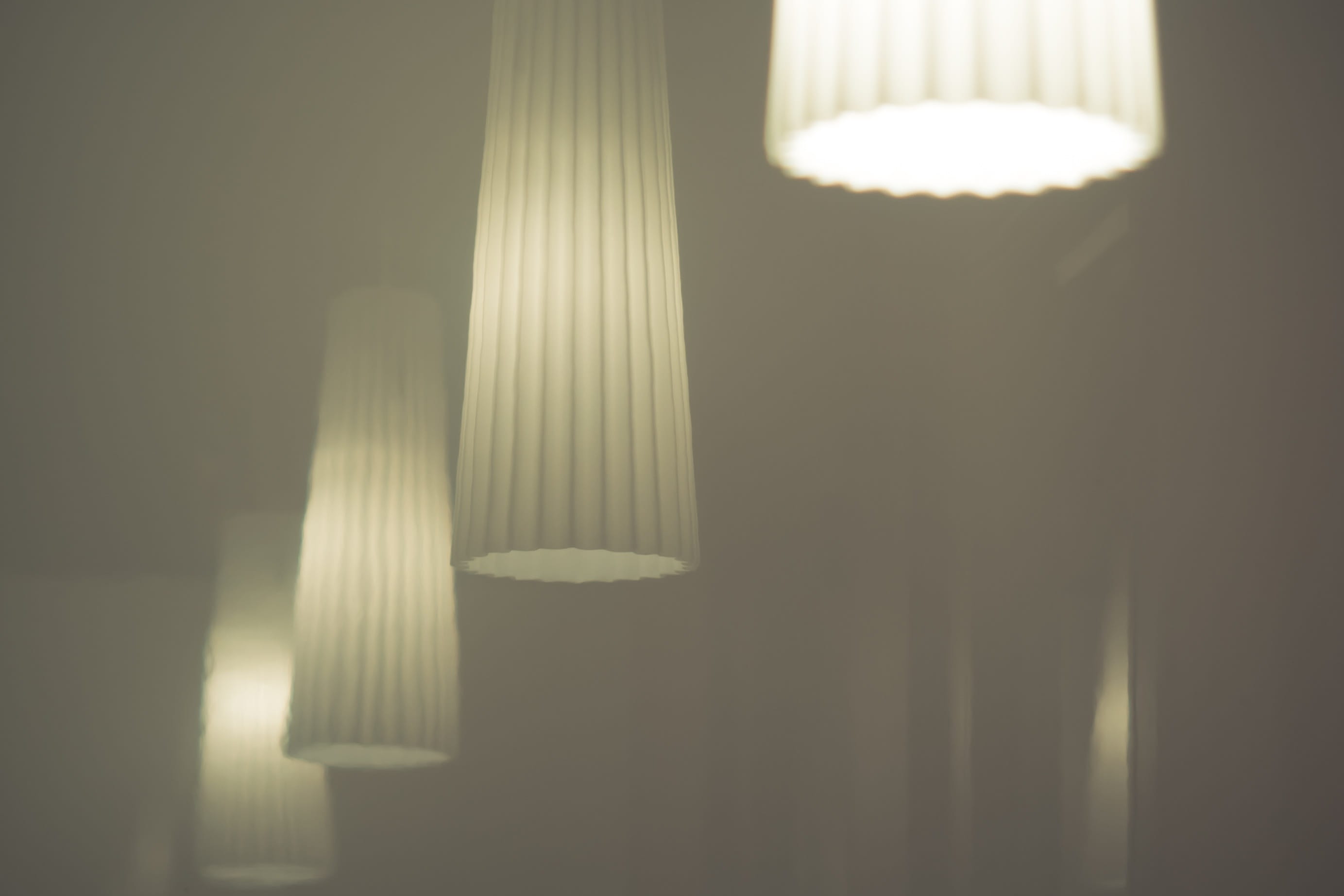 light bulb, close-up, Mirror, white color, light - natural phenomenon, light, indoors, no people, electric light, lamp shade, electric lamp, domestic room, HD Wallpaper