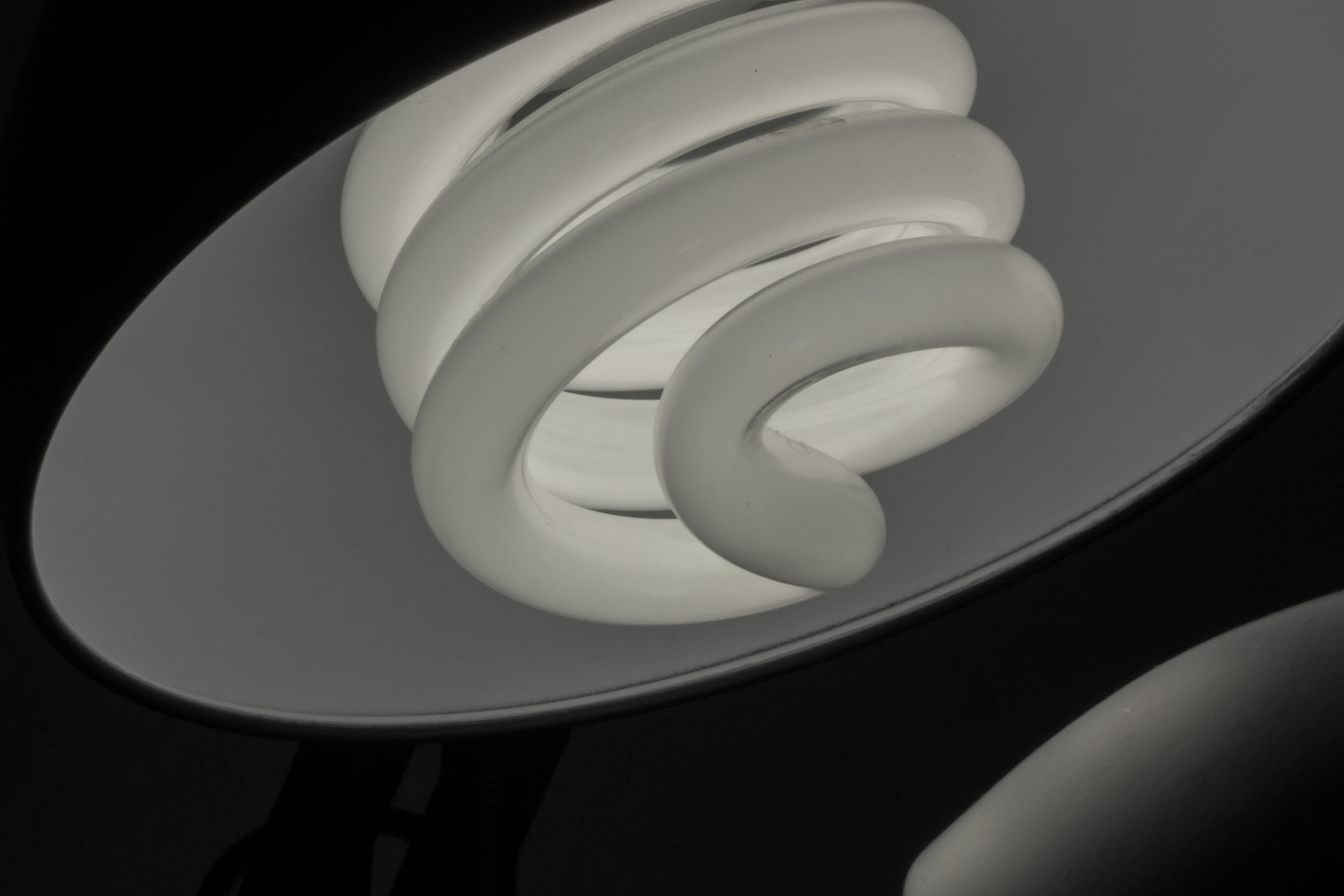 indoors, mouth, about, continuous lighting, shape, aperture, back light, lighting equipment, spiral, kelvin, studio light, black and white, close-up, design, HD Wallpaper