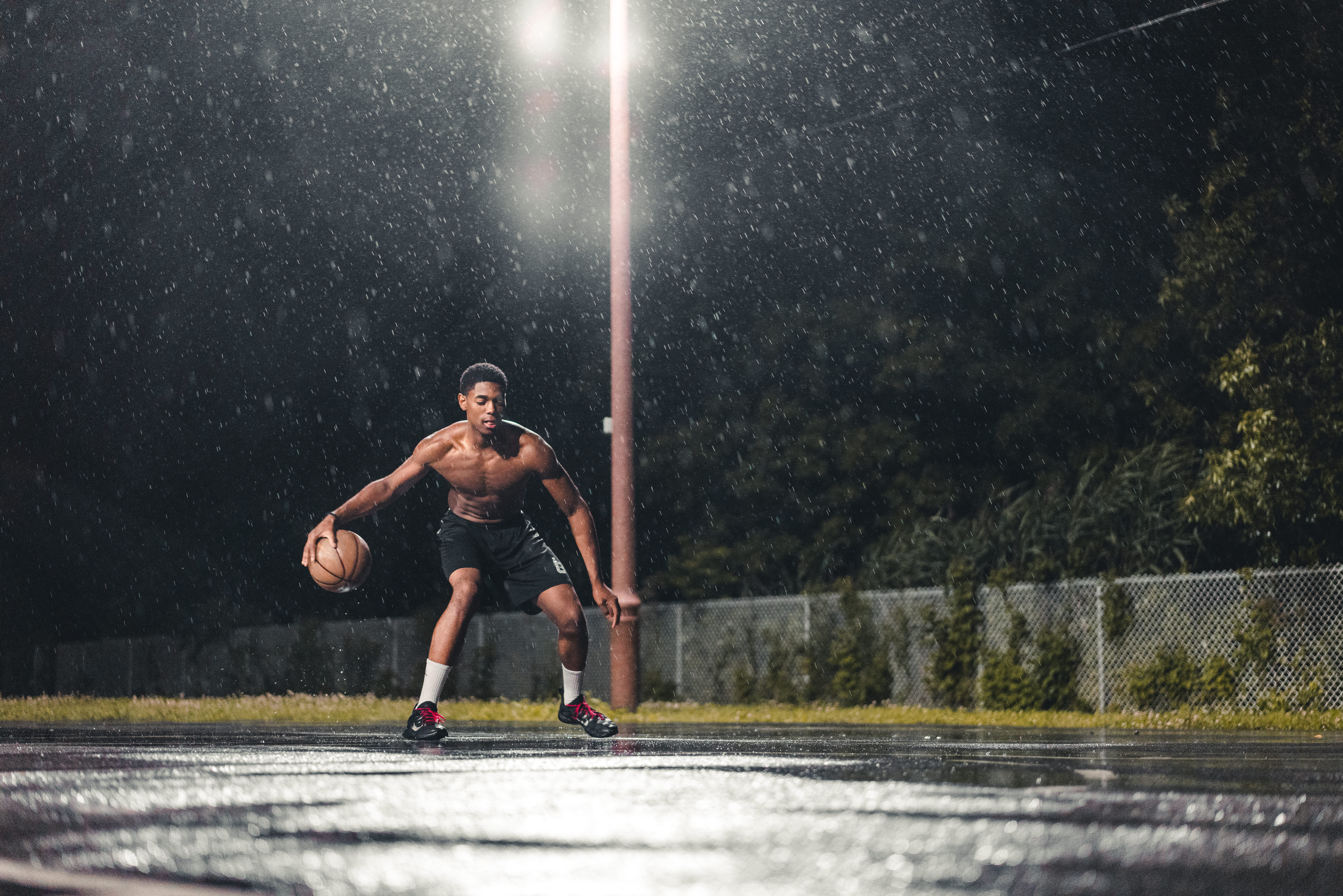 nighttime, streetlight, leisure activity, sports clothing, nature, active, one person, athlete, basketball player, young men, exercising, playing, motion, HD Wallpaper