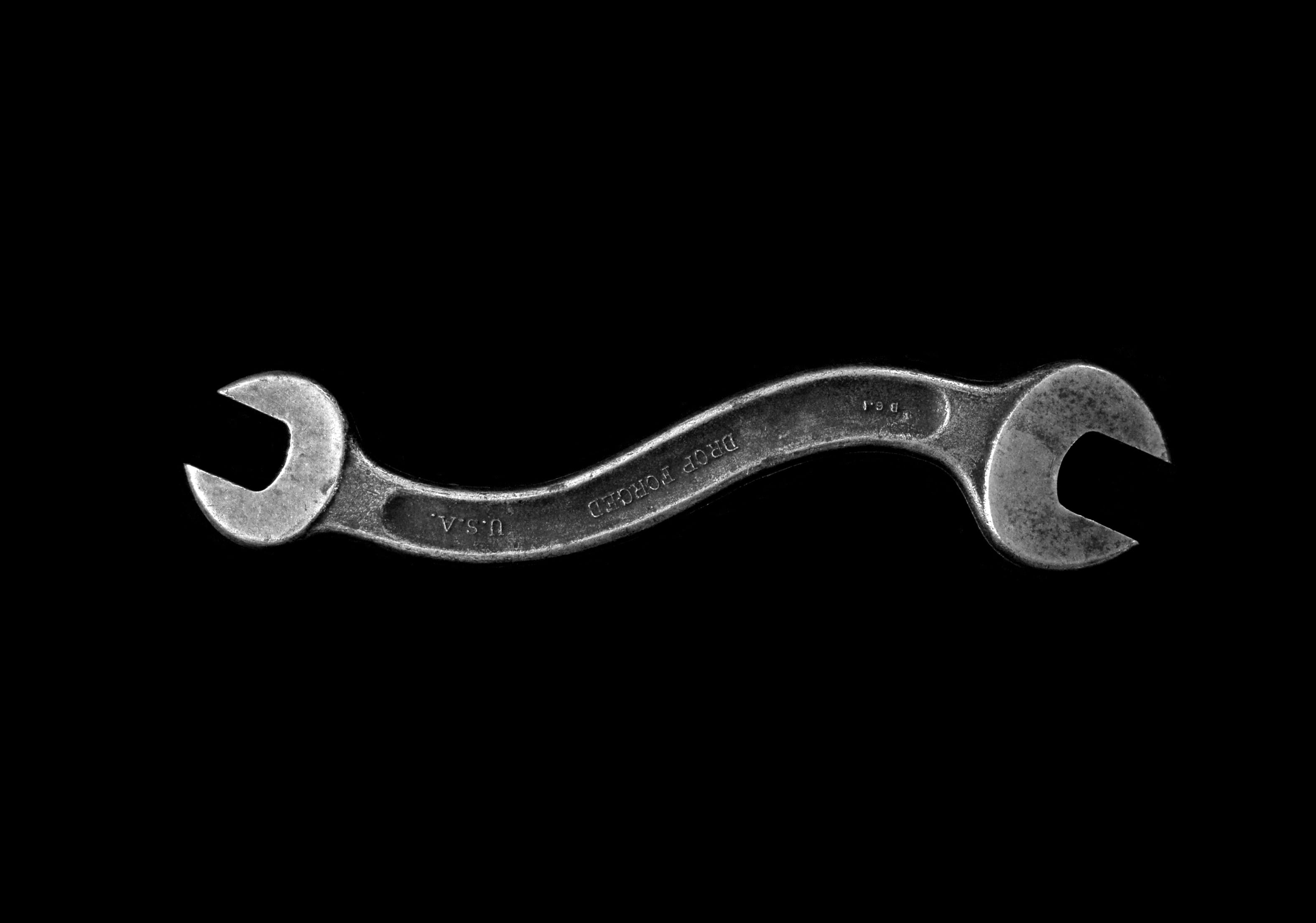single object, profile view, 2K, copy space, technology, close-up, b and w, silhouette, work tool, studio shot, healthcare and medicine, animal, gray, HD Wallpaper