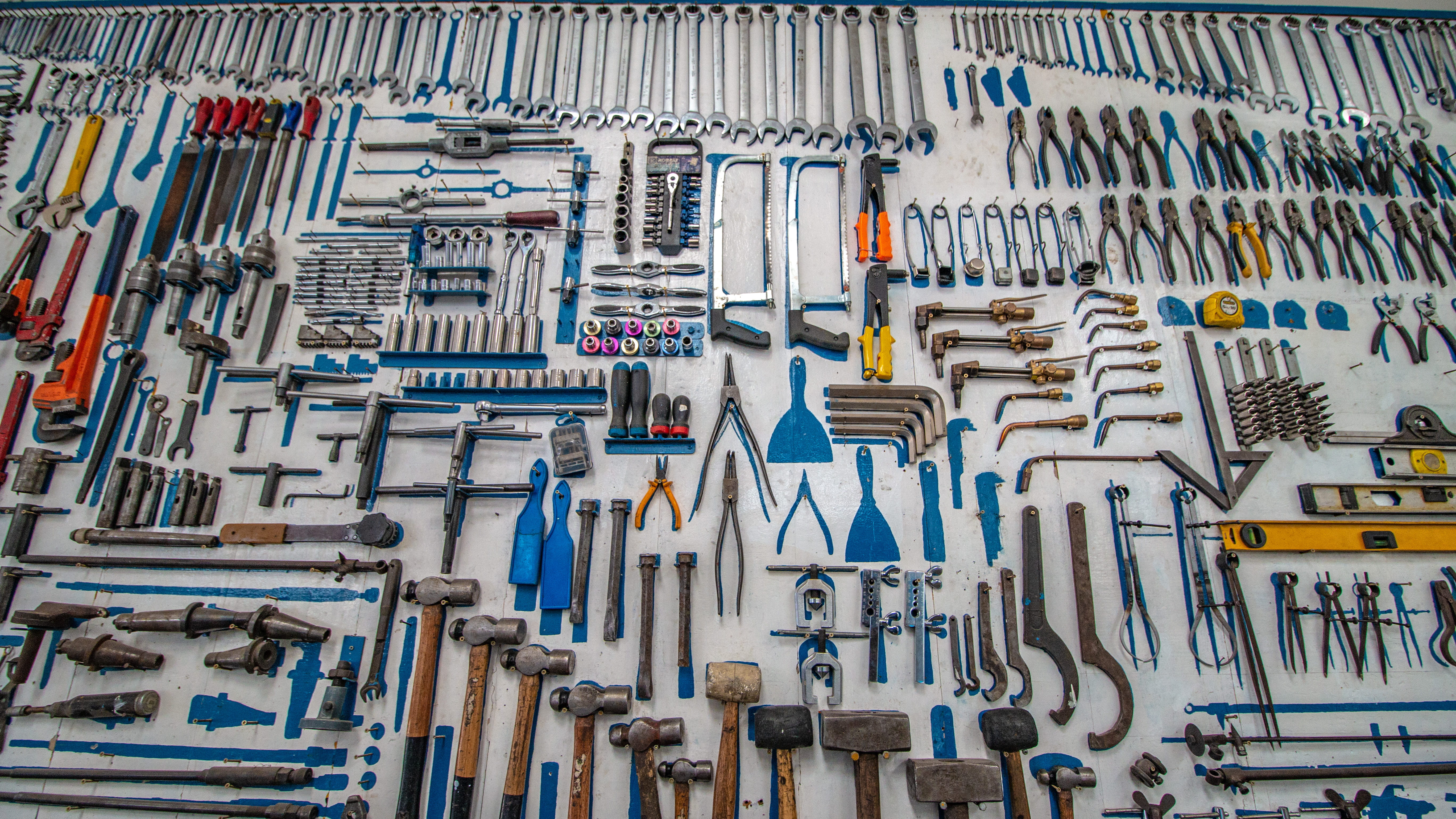 art, lined up, order, collection, building exterior, outdoors, hanging, obsession, variation, ayacucho, lot, hammer, diy, do it yourself, close-up, architecture, HD Wallpaper