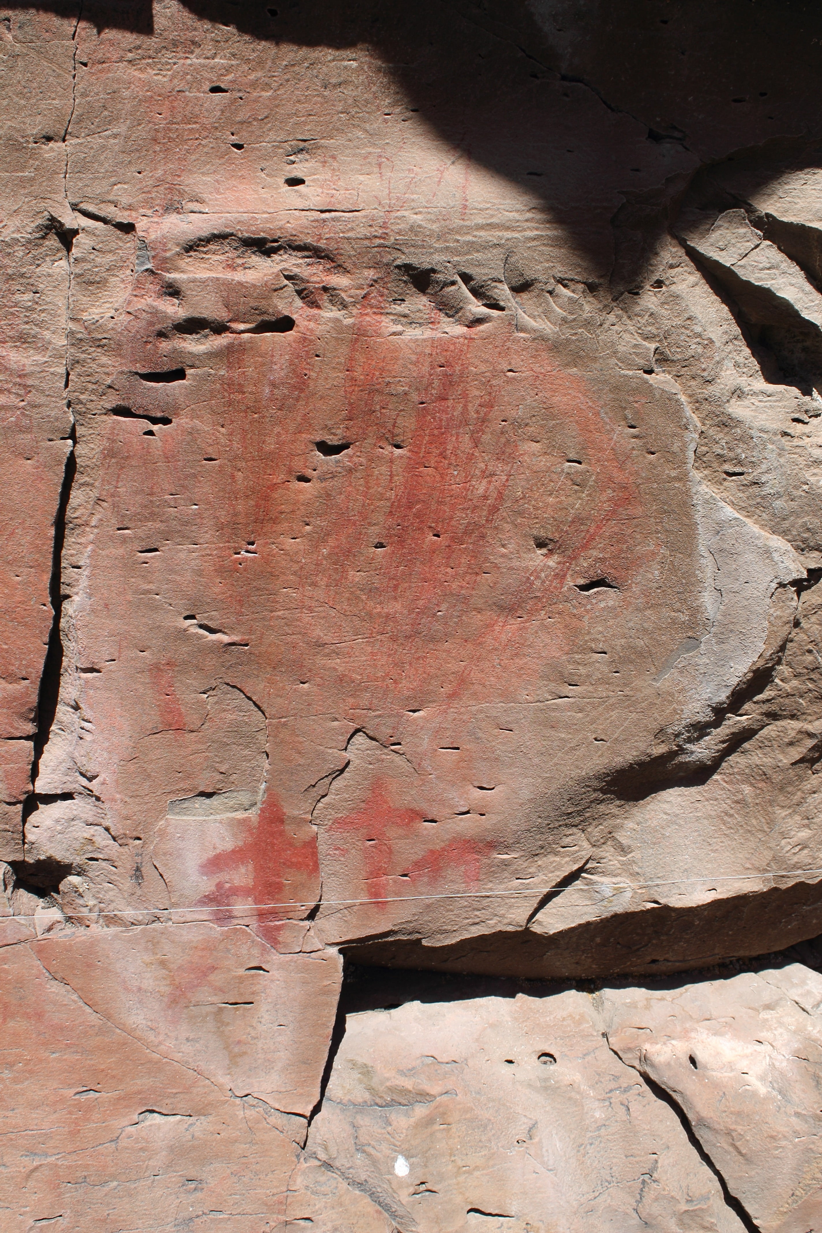 textured, primitive, day, native american, rock art, pictograph, trunk, nature, arid climate, shadow, oregon, no people, 4K, east, sandstone, cracked, Phone HD Wallpaper