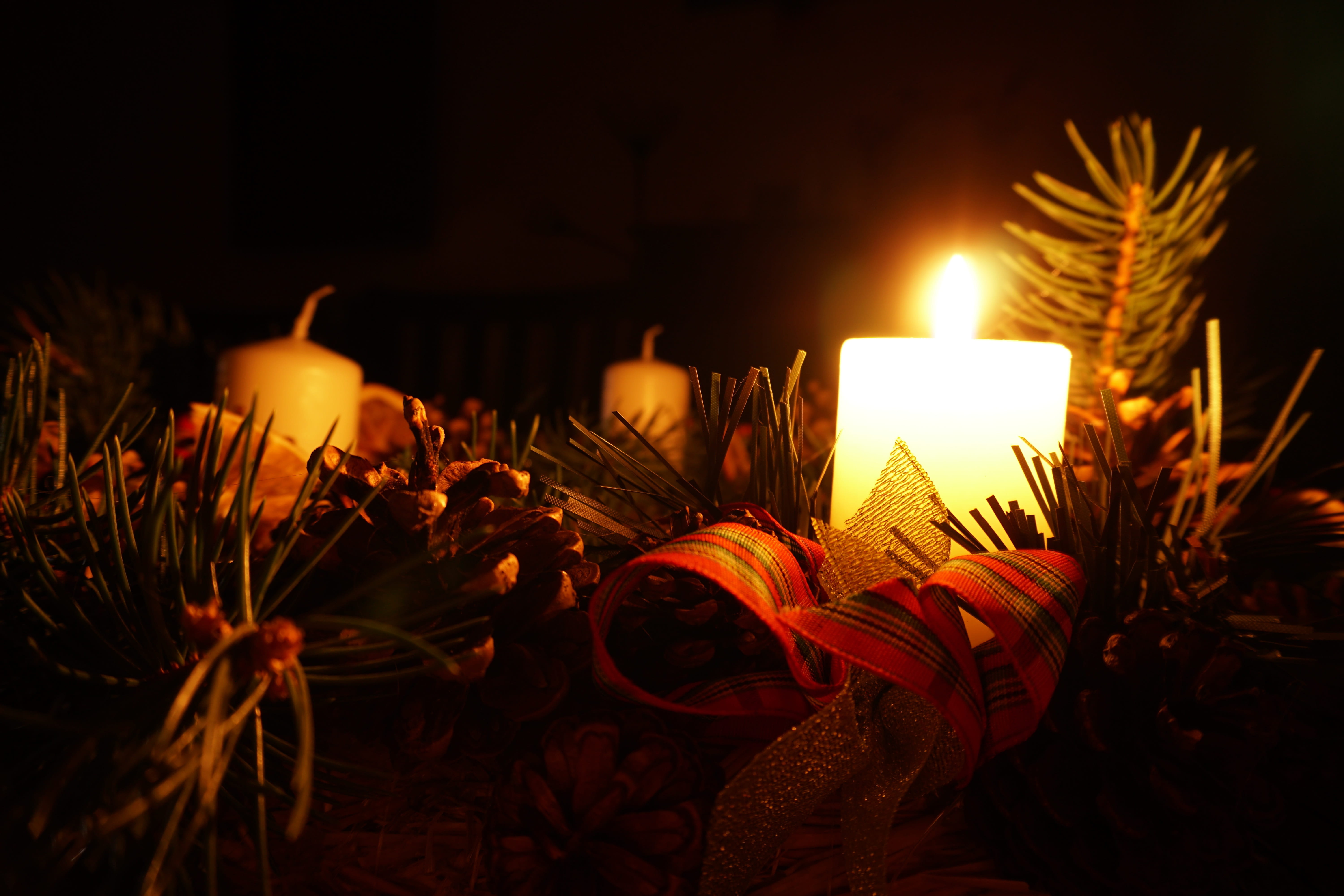 christmas lights, wreath, advent, ornament, fire - natural phenomenon, night, dark, 5K, twigs, fire, decoration, the flame, house, close-up, selective focus, HD Wallpaper
