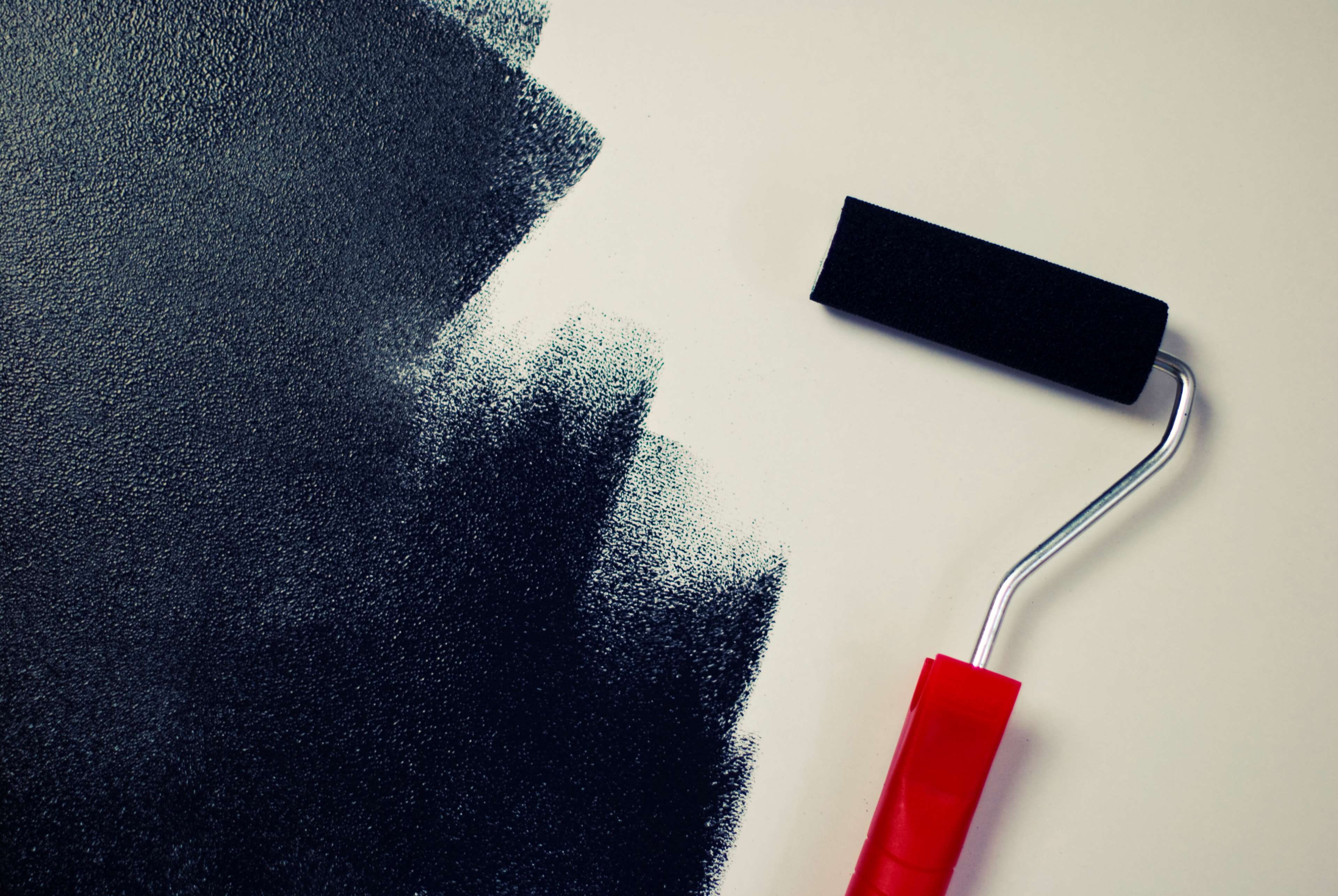 indoors, music, renovate, painting, table, black, red, copy space, backgrounds, color, no people, wall, arts culture and entertainment, listening, 4K, HD Wallpaper