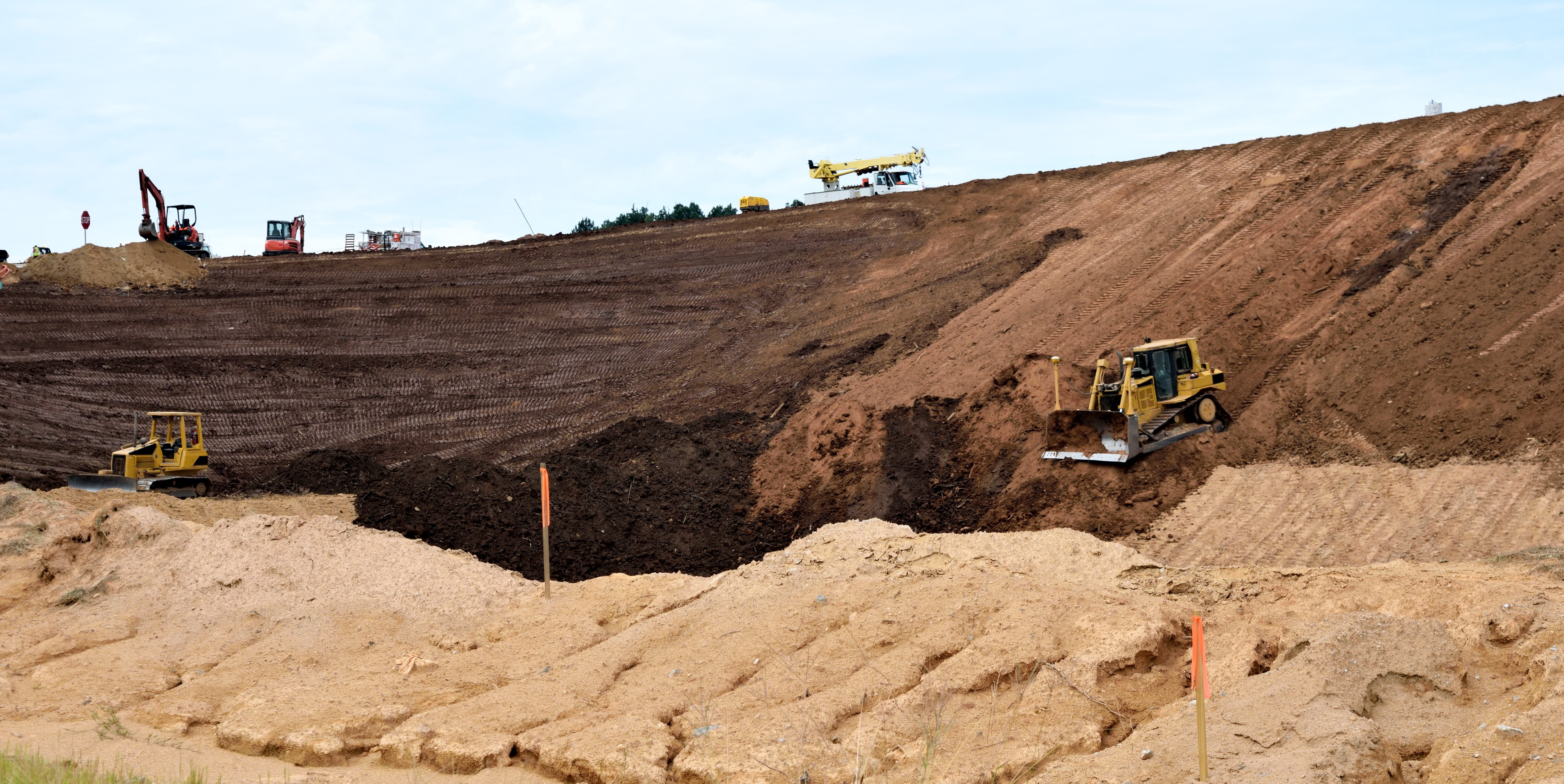 transportation, dirt, construction equipment, construction site, dump truck, heavy equipment, sky, construction industry, work, road construction, development, HD Wallpaper
