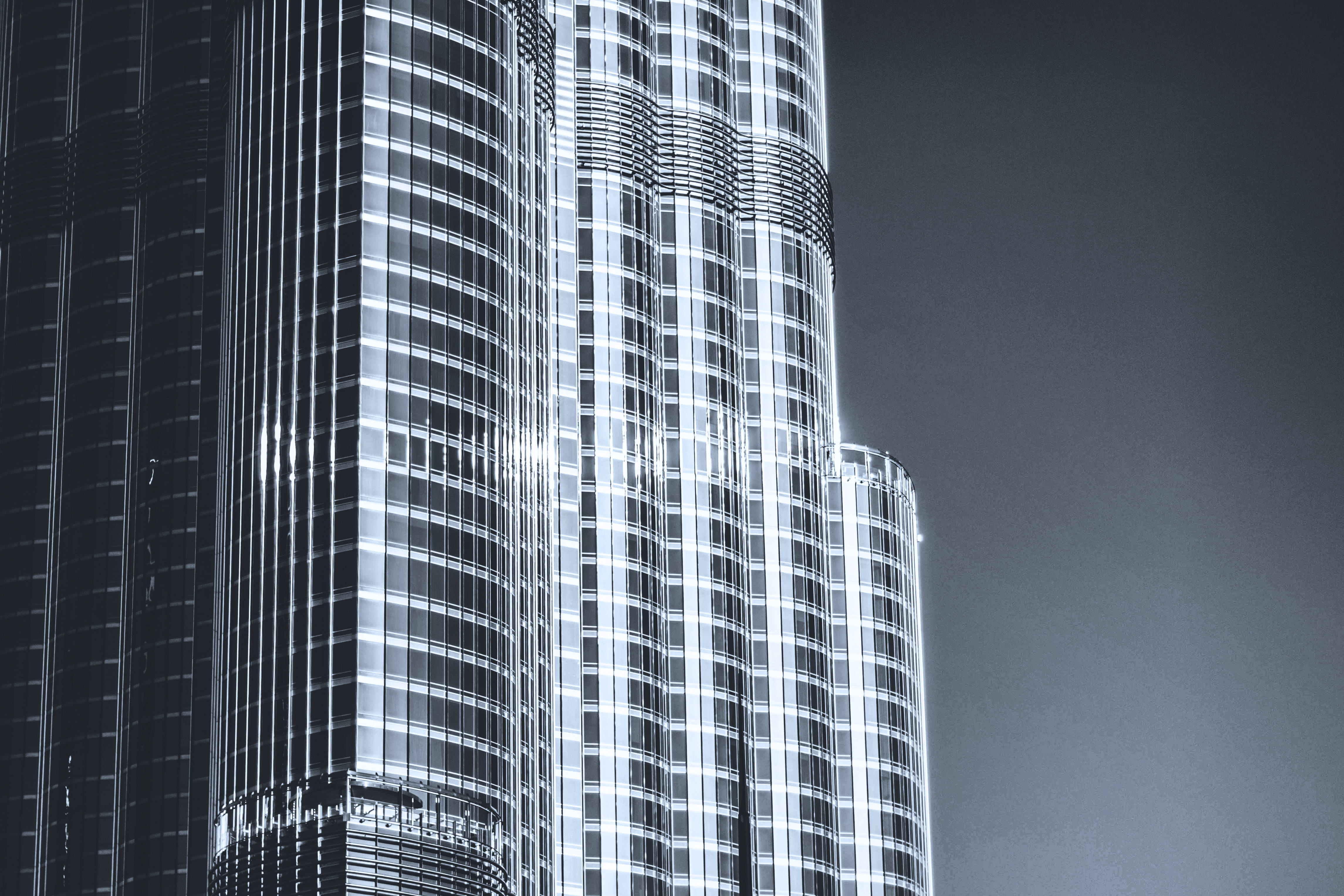 skyscraper, sky, glass - material, 4K, business, construction Industry, outdoors, cityscape, office Building, futuristic, no people, modern, finance, facade, HD Wallpaper