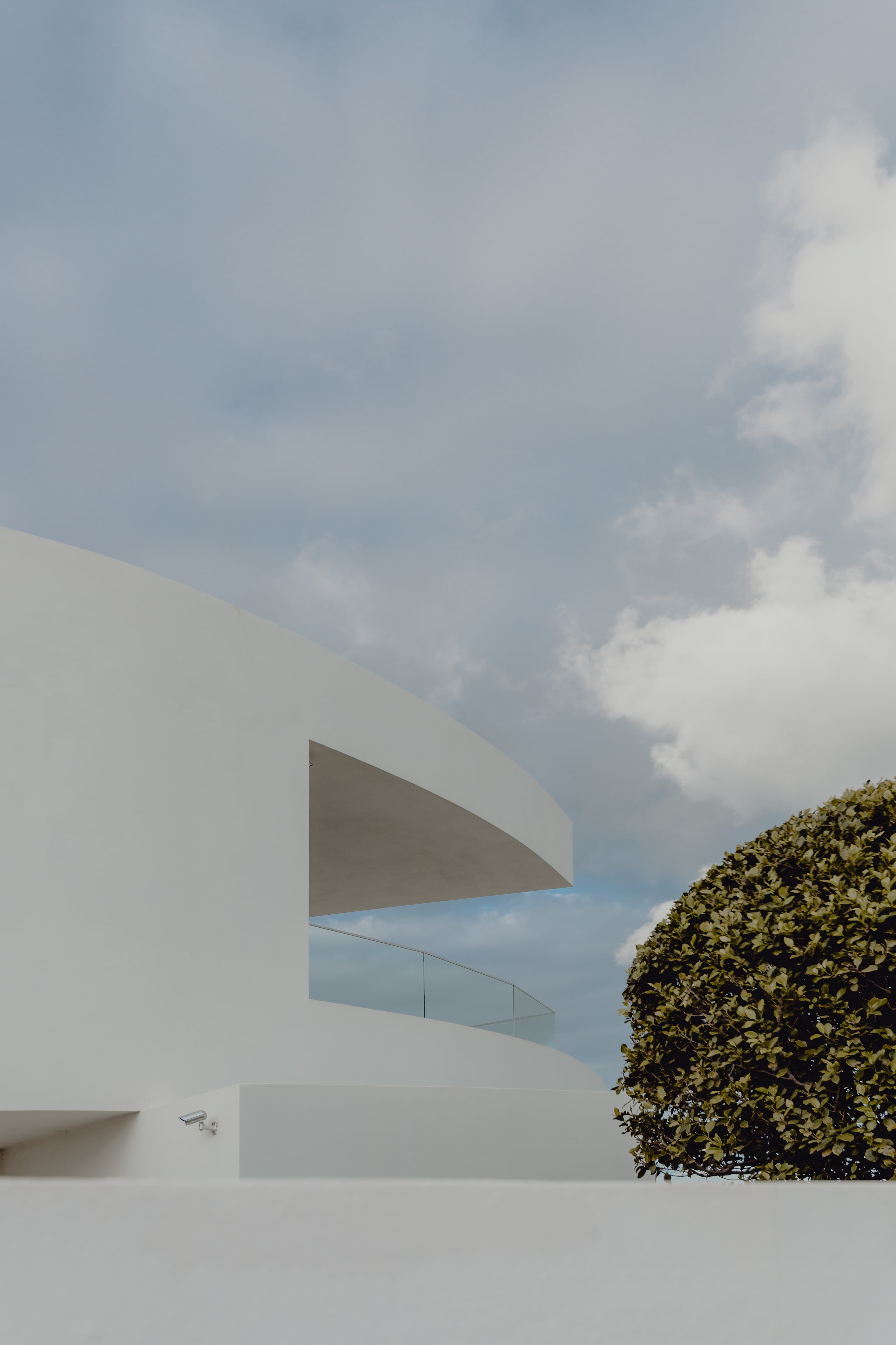 day, algarve, sky, design, portuguese, cloud - sky, house, contemporary, no people, building exterior, plant, white color, modern, low angle view, facade, Phone HD Wallpaper