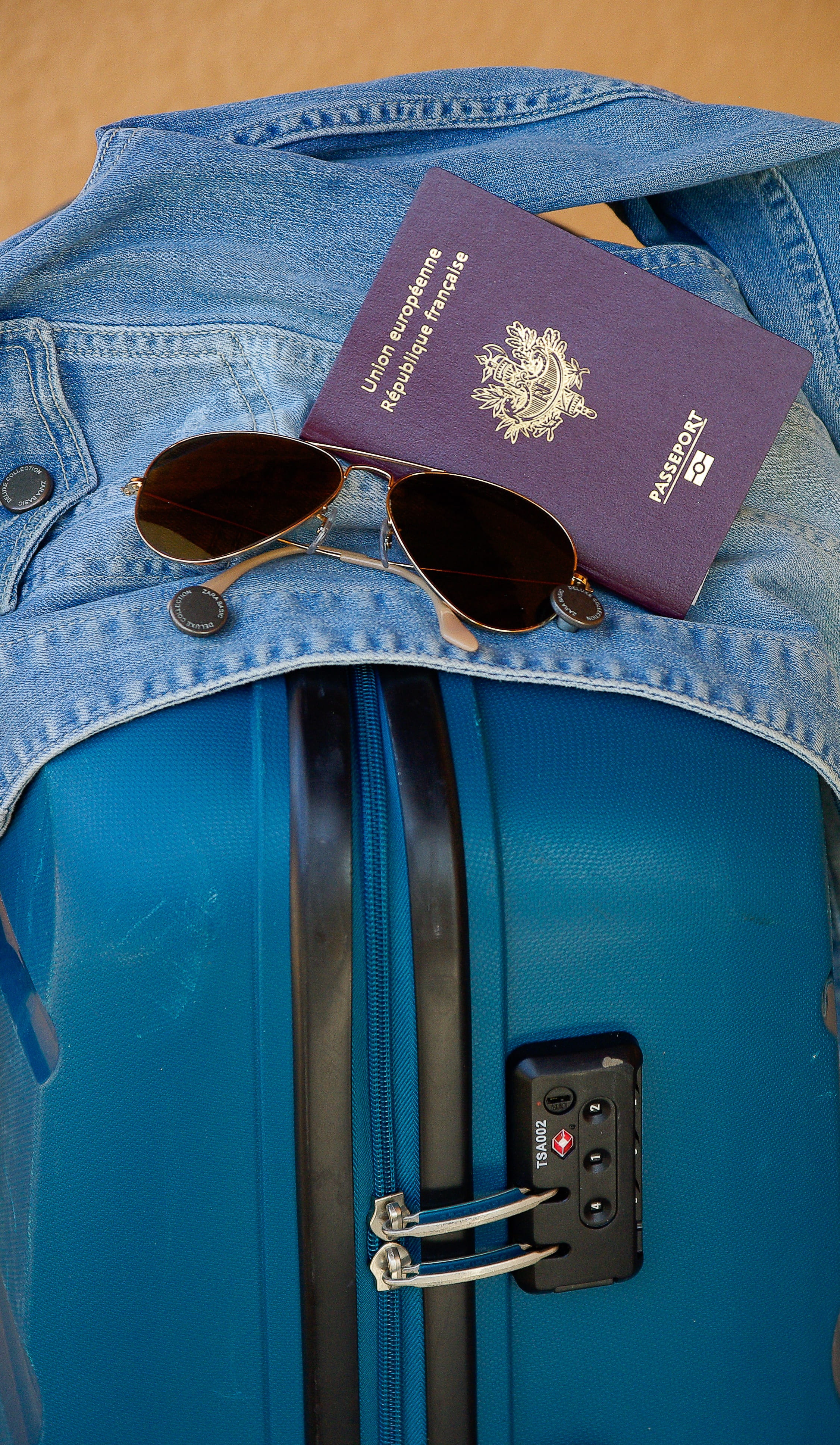 still life, metal, 4K, silver colored, departure, beside, day, denim, blue, car, travel, glasses, old, fashion, aviator, close-up, sunglasses, outdoors, Phone HD Wallpaper