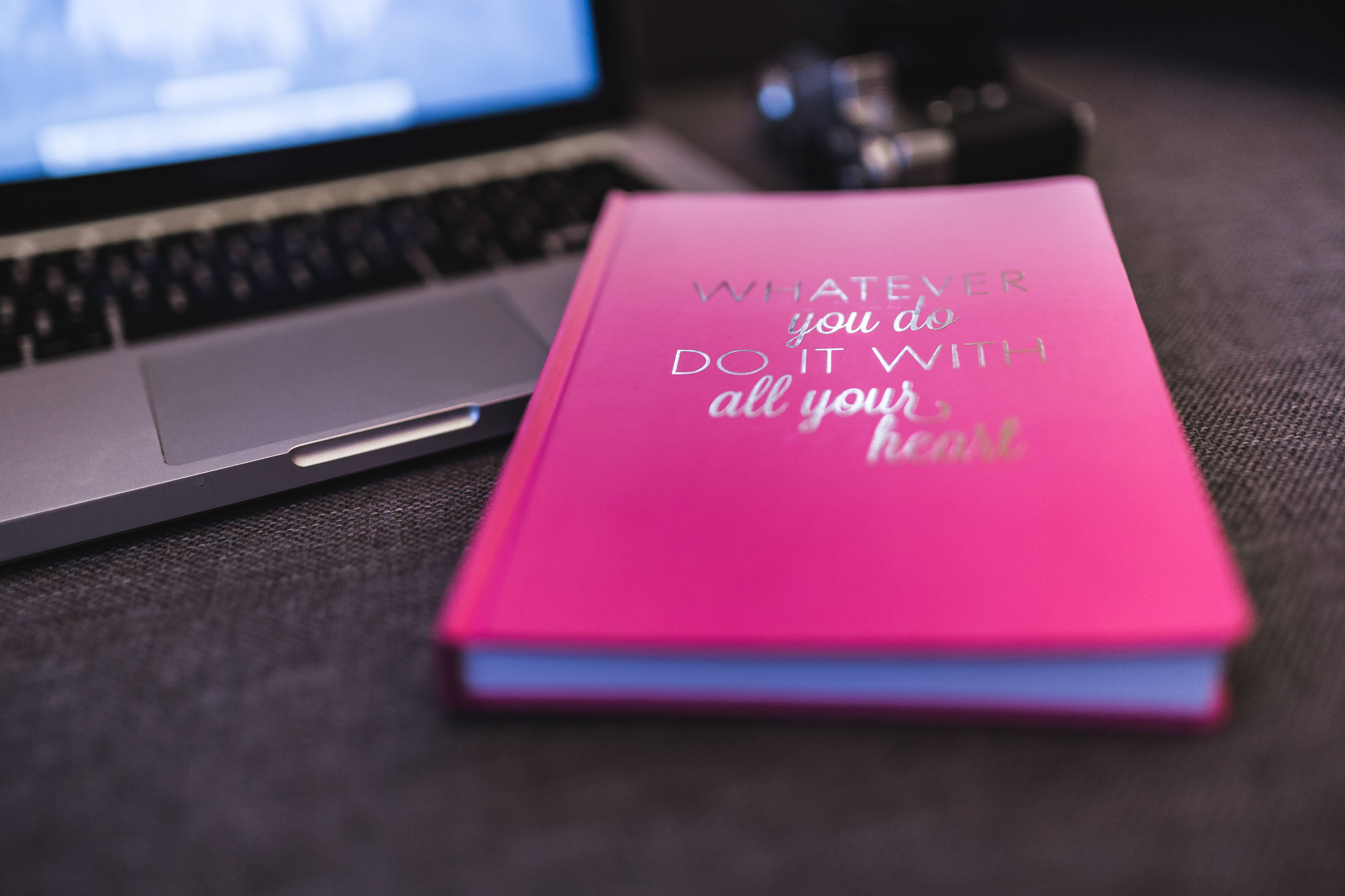 close-up, business, desk, text, selective focus, pink color, keyboard, note pad, computer Keyboard, message, wireless technology, connection, Pink, camera, HD Wallpaper