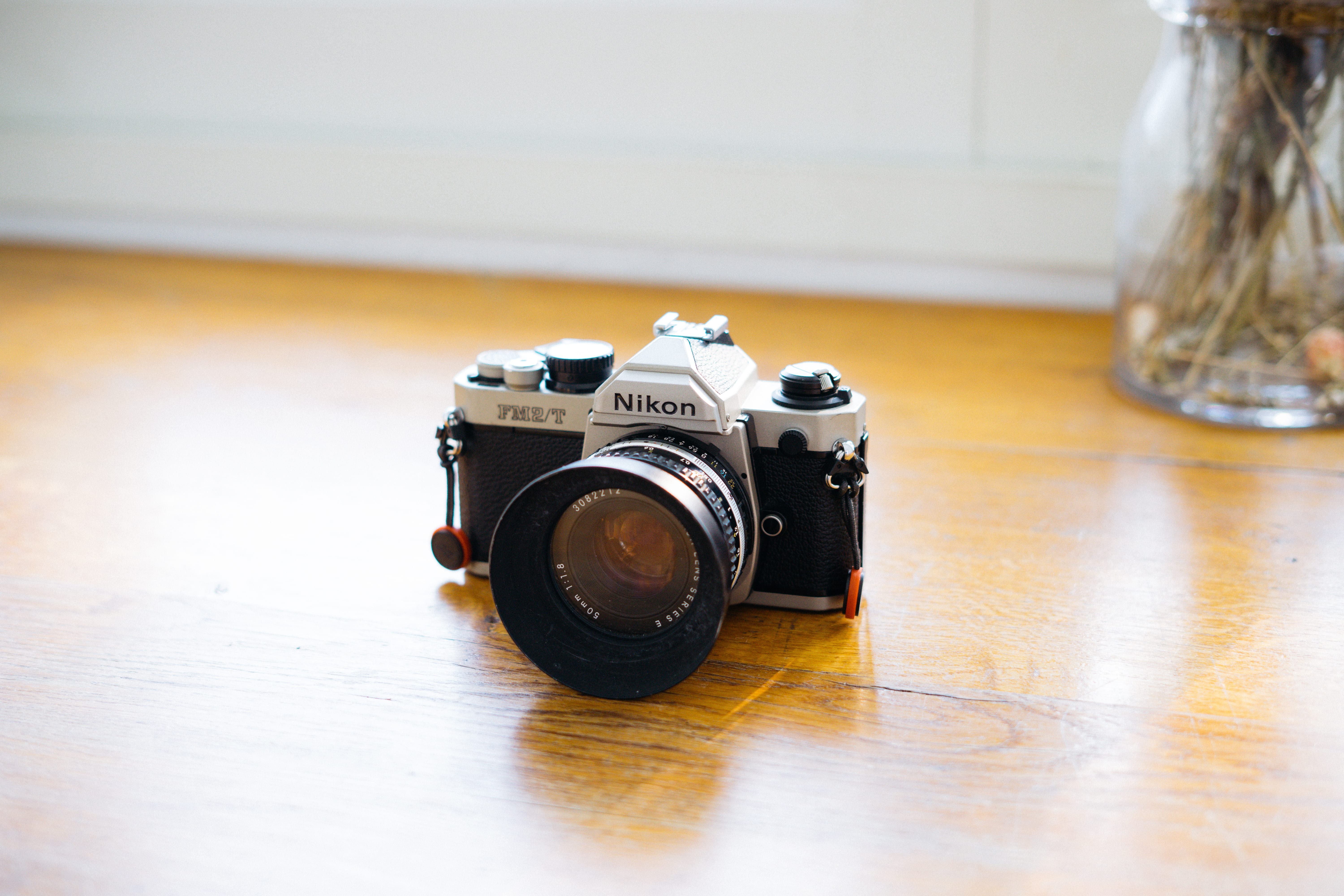 lens - eye, camera, slr, camera - photographic equipment, selective focus, retro styled, indoors, lens - optical instrument, nikon, digital camera, slr camera, HD Wallpaper