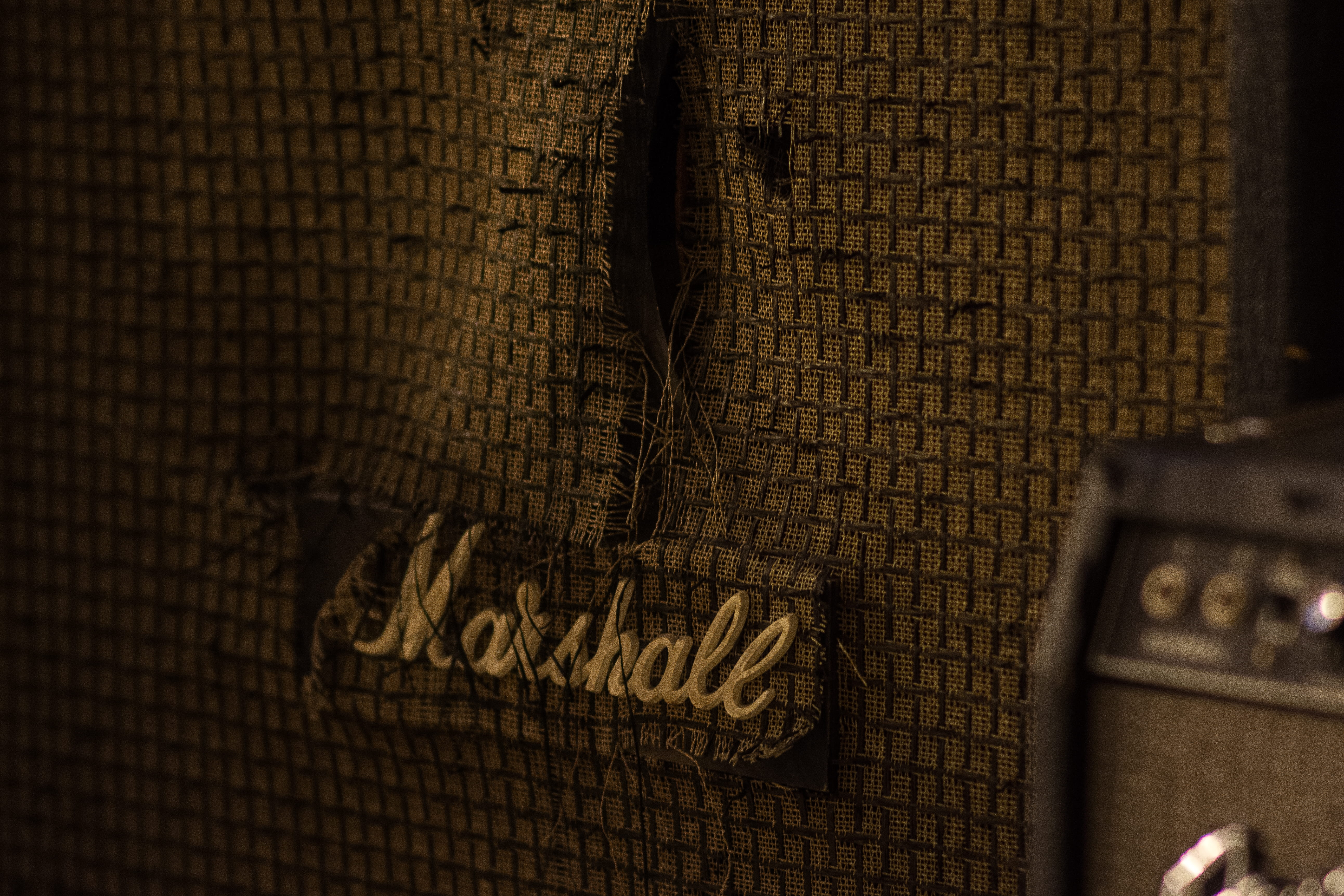 break, capital letter, rock, hole, text, no people, music, midsection, roll, amplifier, london, western script, still life, amp, selective focus, brown, HD Wallpaper