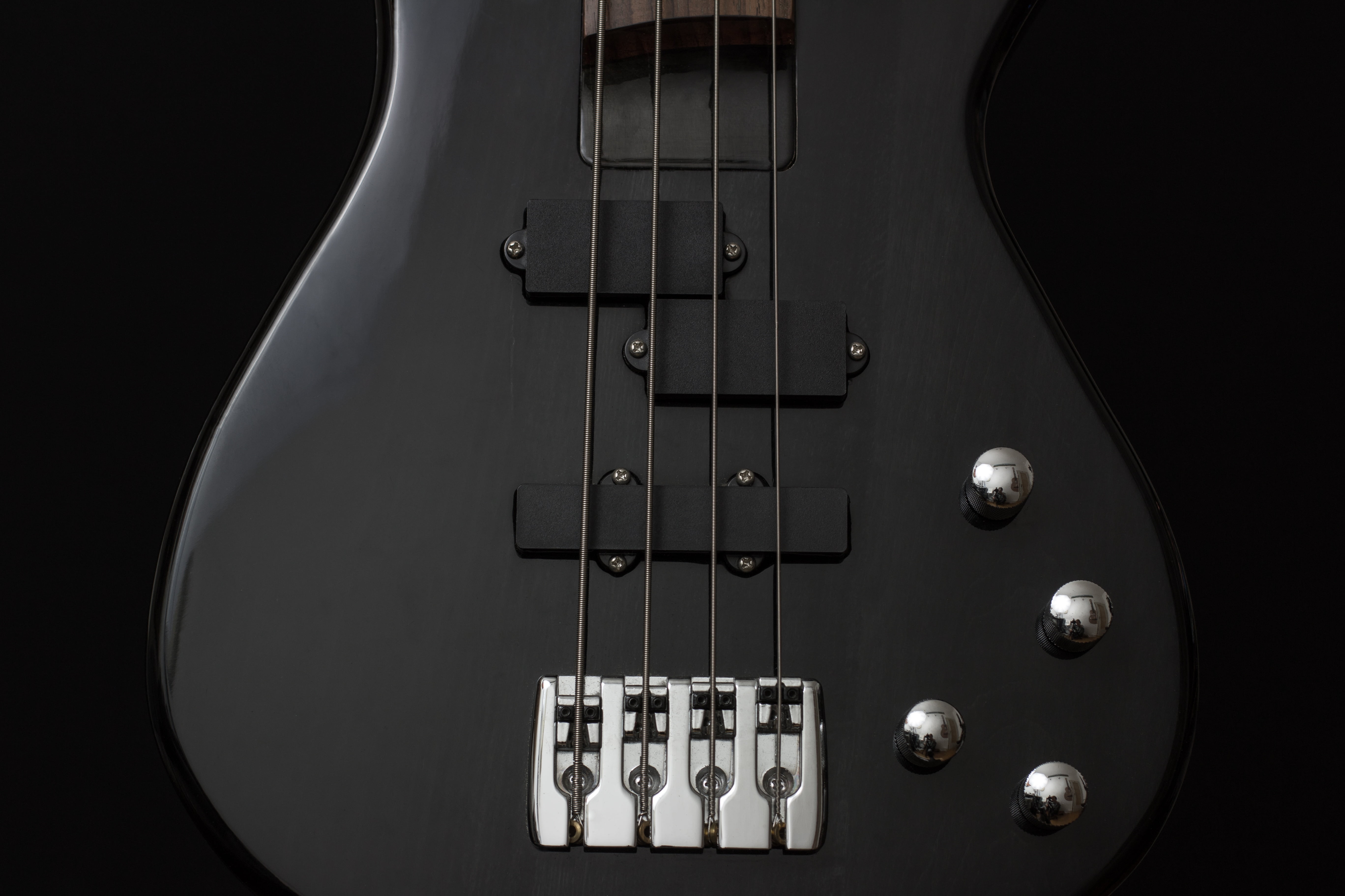 electrical equipment, musical Instrument, bass guitar, amplifier, classic, technology, musical equipment, equipment, black background, arts culture and entertainment, HD Wallpaper