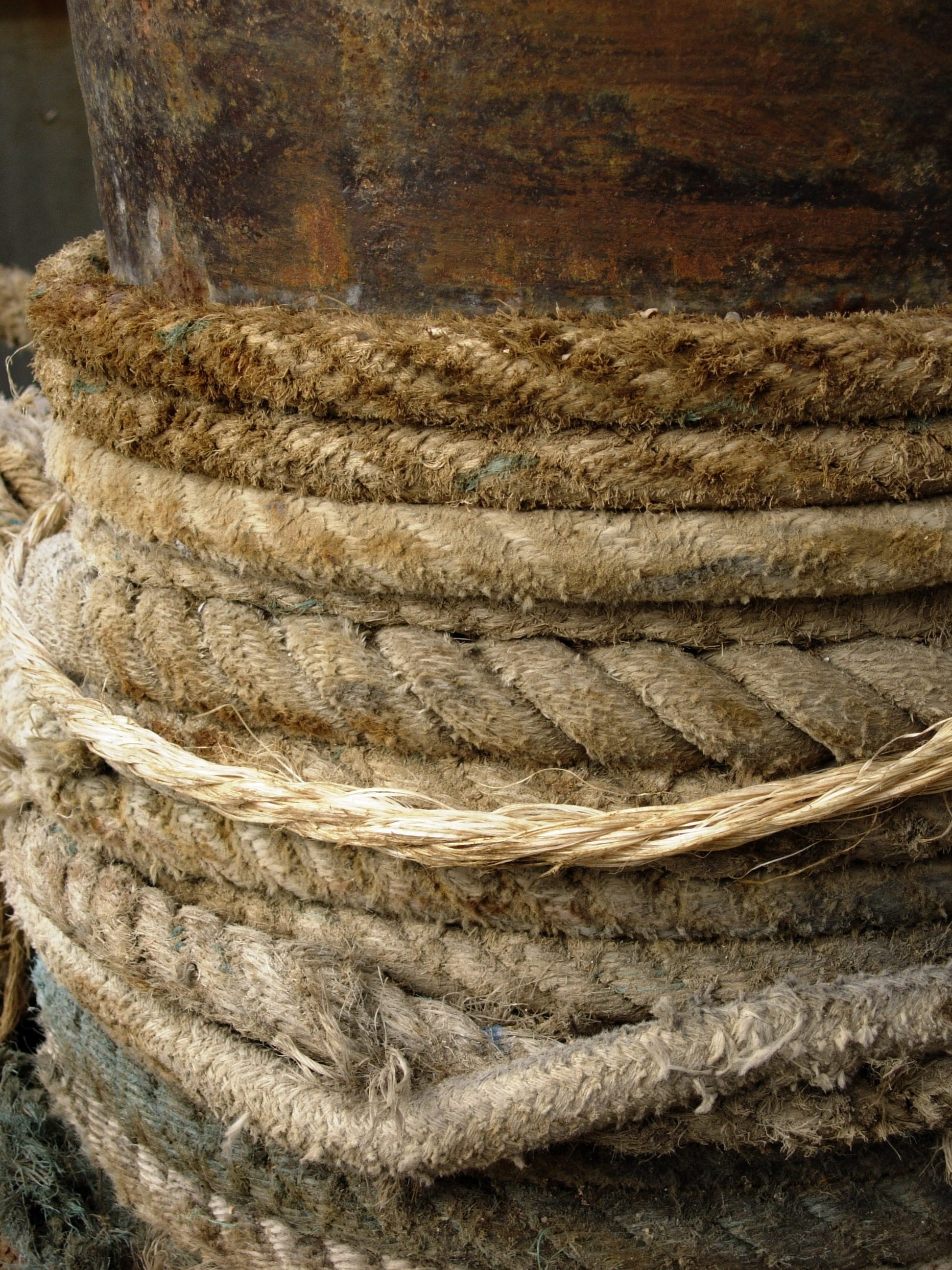 backgrounds, no people, stack, day, rough, full frame, textured, old, twisted, textile, strength, outdoors, focus on foreground, 2K, thread, metal, rope, Phone HD Wallpaper