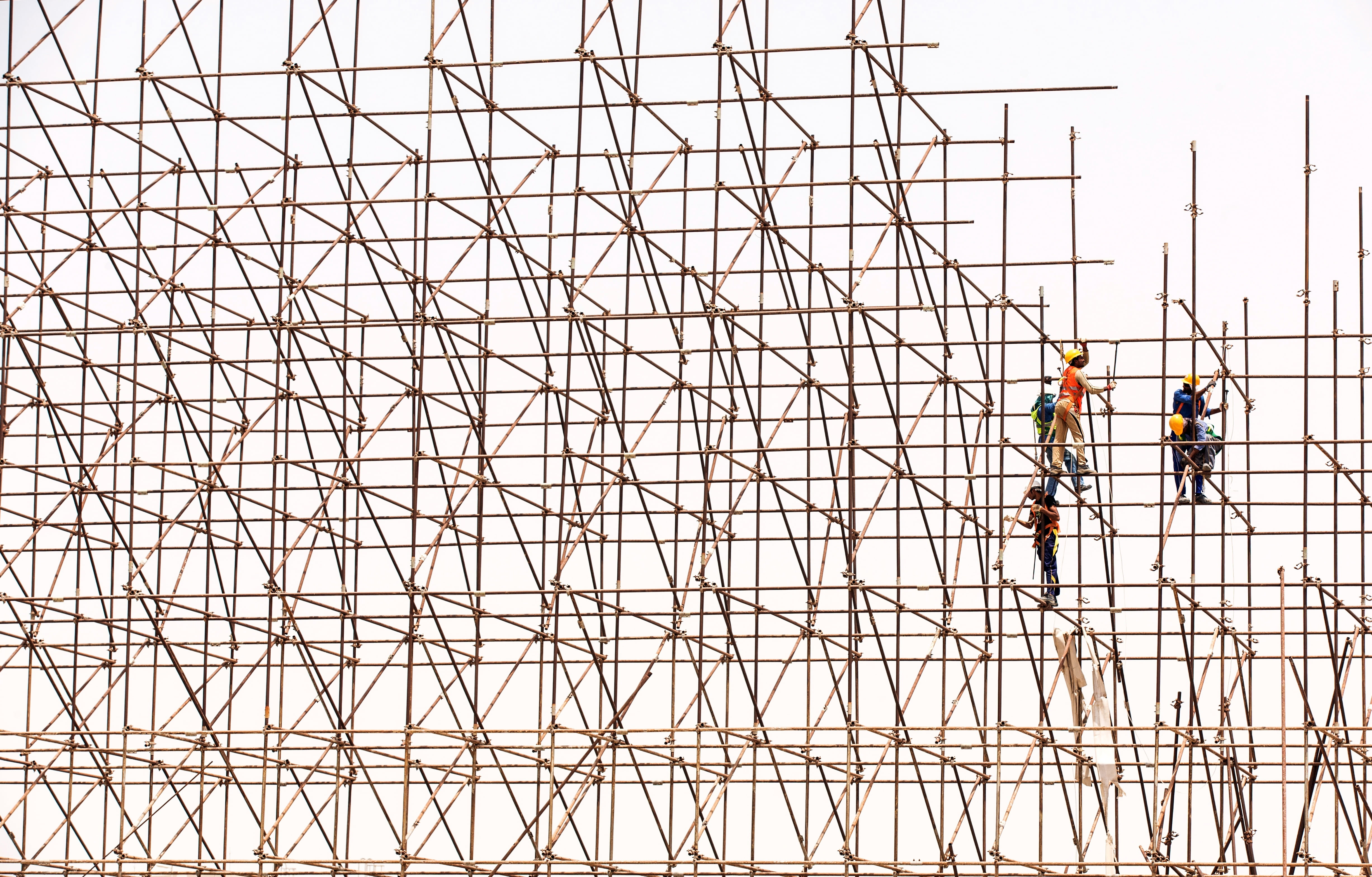 backgrounds, headwear, occupation, coworker, bamboo, structure, helmet, group of people, teamwork, construction site, hat, cooperation, industry, working, HD Wallpaper