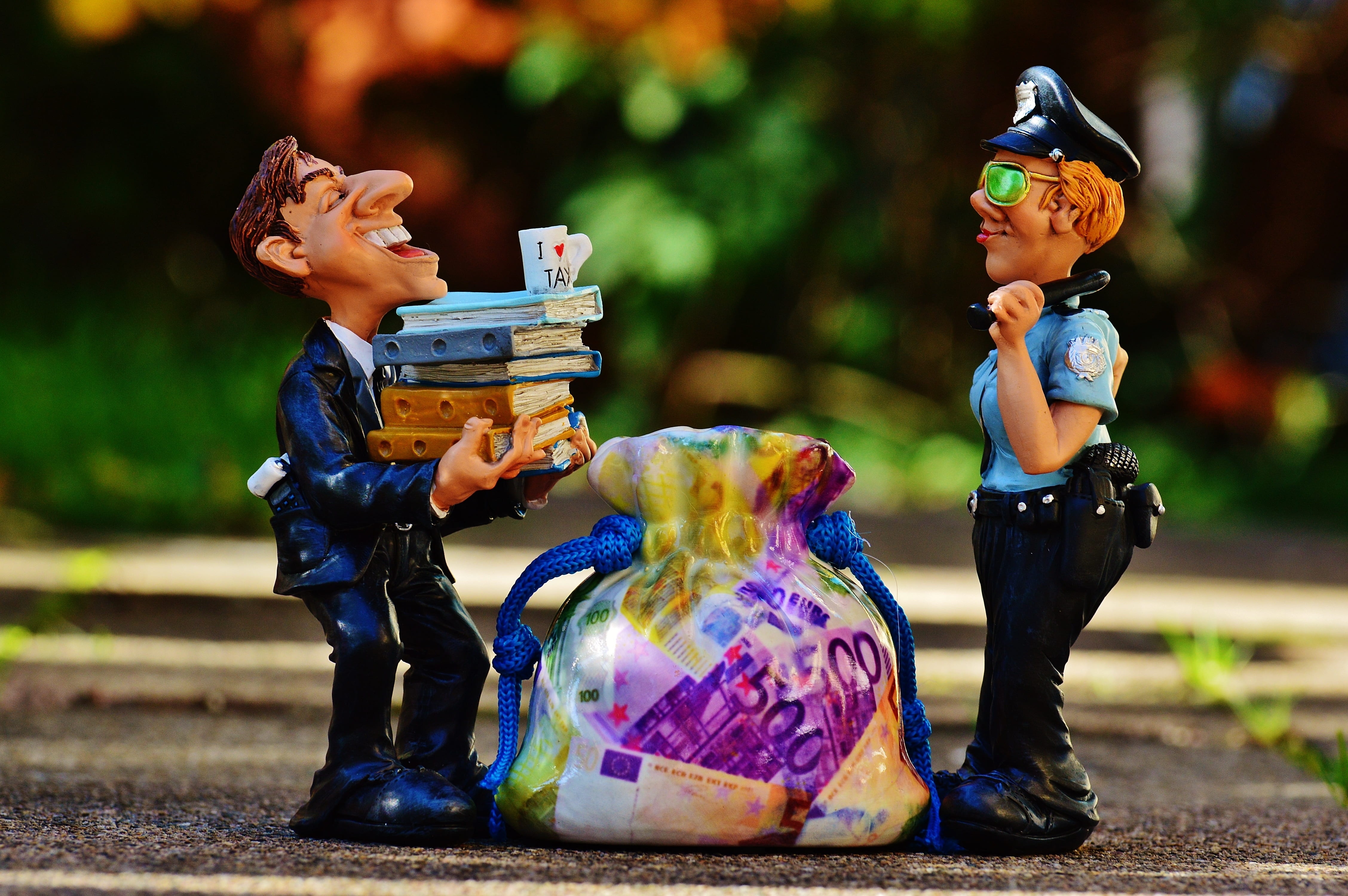 tax office, ceramic, male likeness, criminal, prison, funny, fun, arrest, focus on foreground, textbooks, tax consultant, carrying, correctional institution, HD Wallpaper