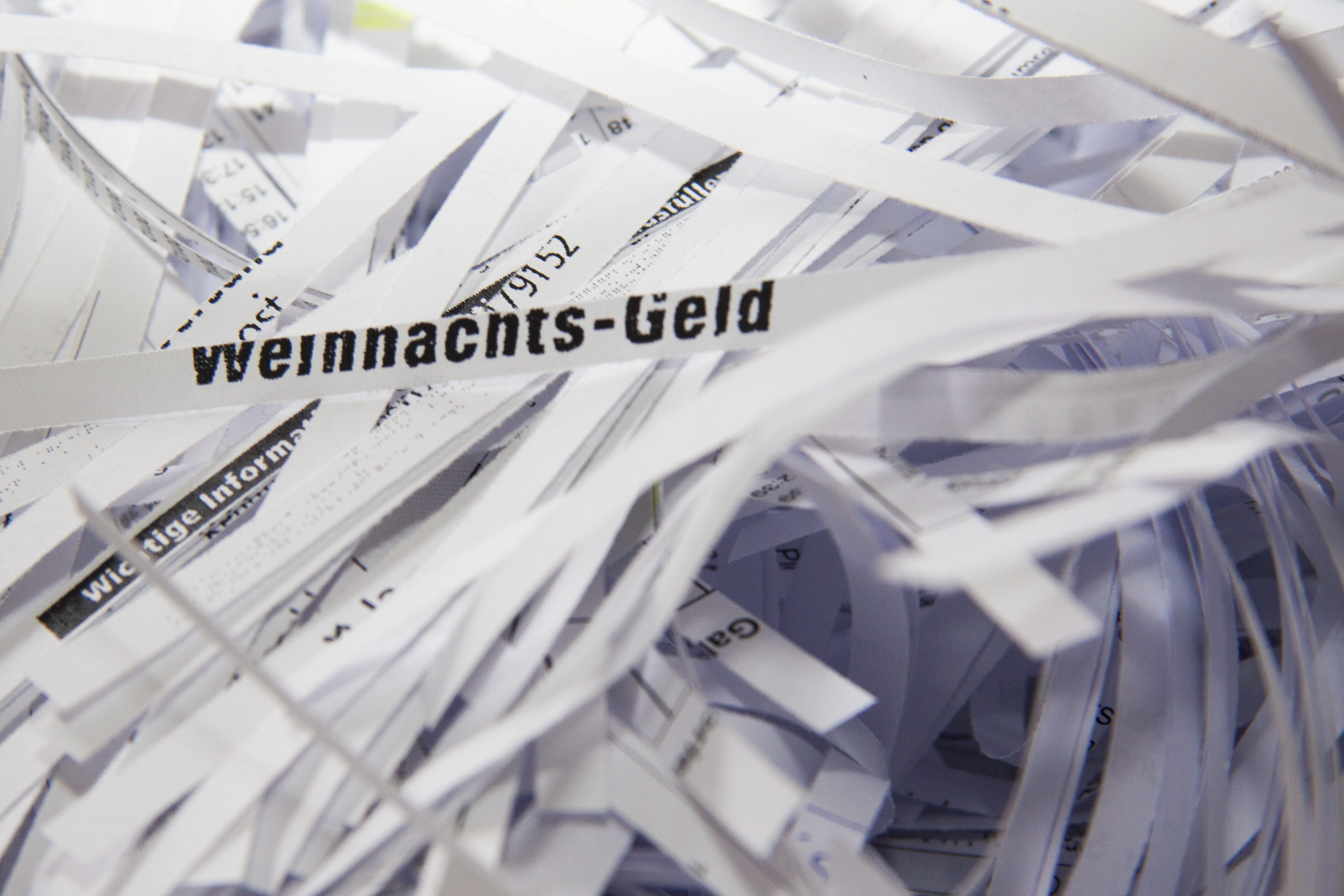law, stripes, shredding, close-up, studio shot, indoors, paper, shredded, mechanically, christmas money, heap, garbage, grinder, crime, text, fine, shredder, HD Wallpaper