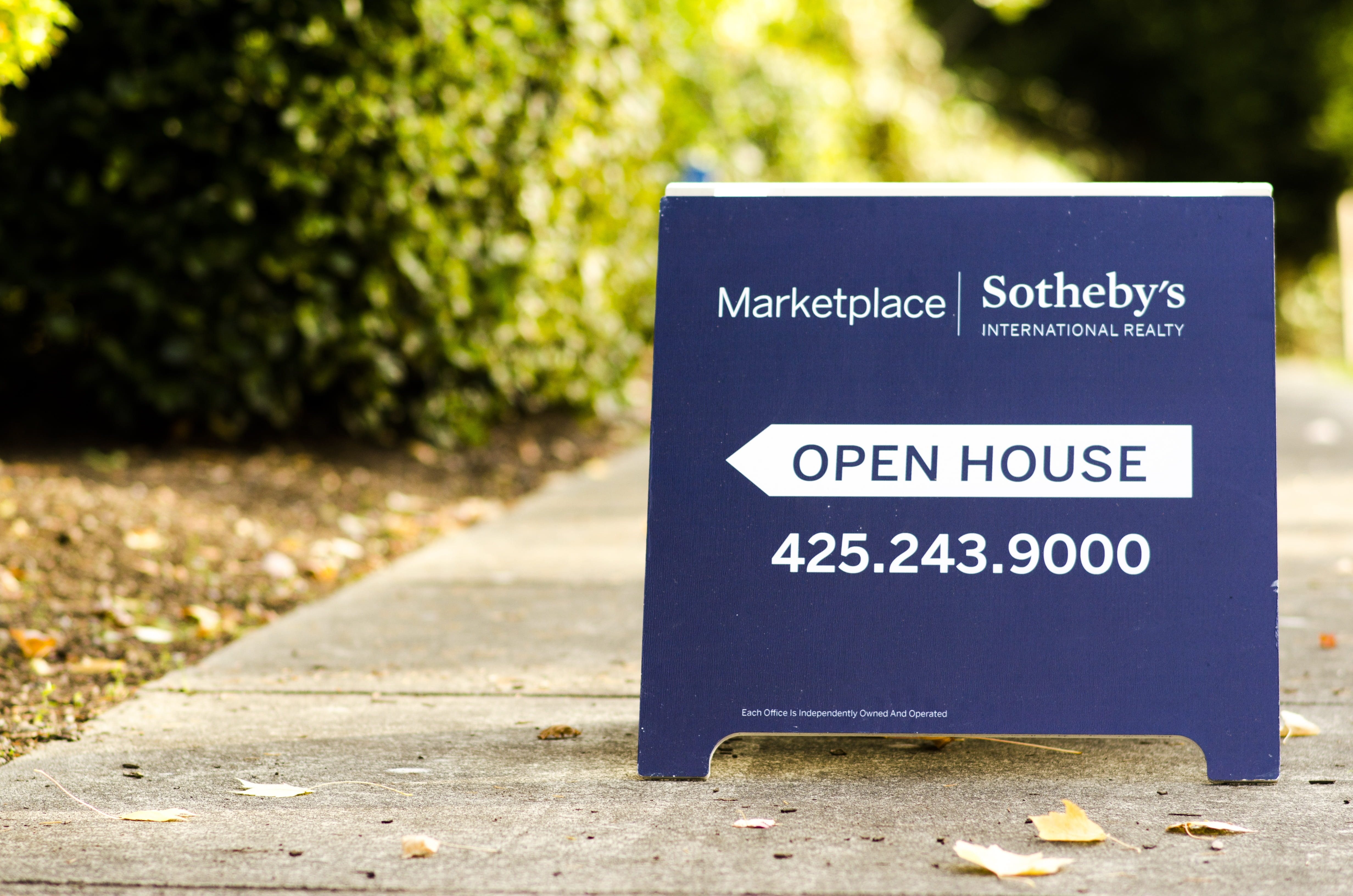 sold, Market Place, advertising, outdoors, close-up, estate, direction, sign, place, information sign, housing, communication, marketplace, text, agent, HD Wallpaper