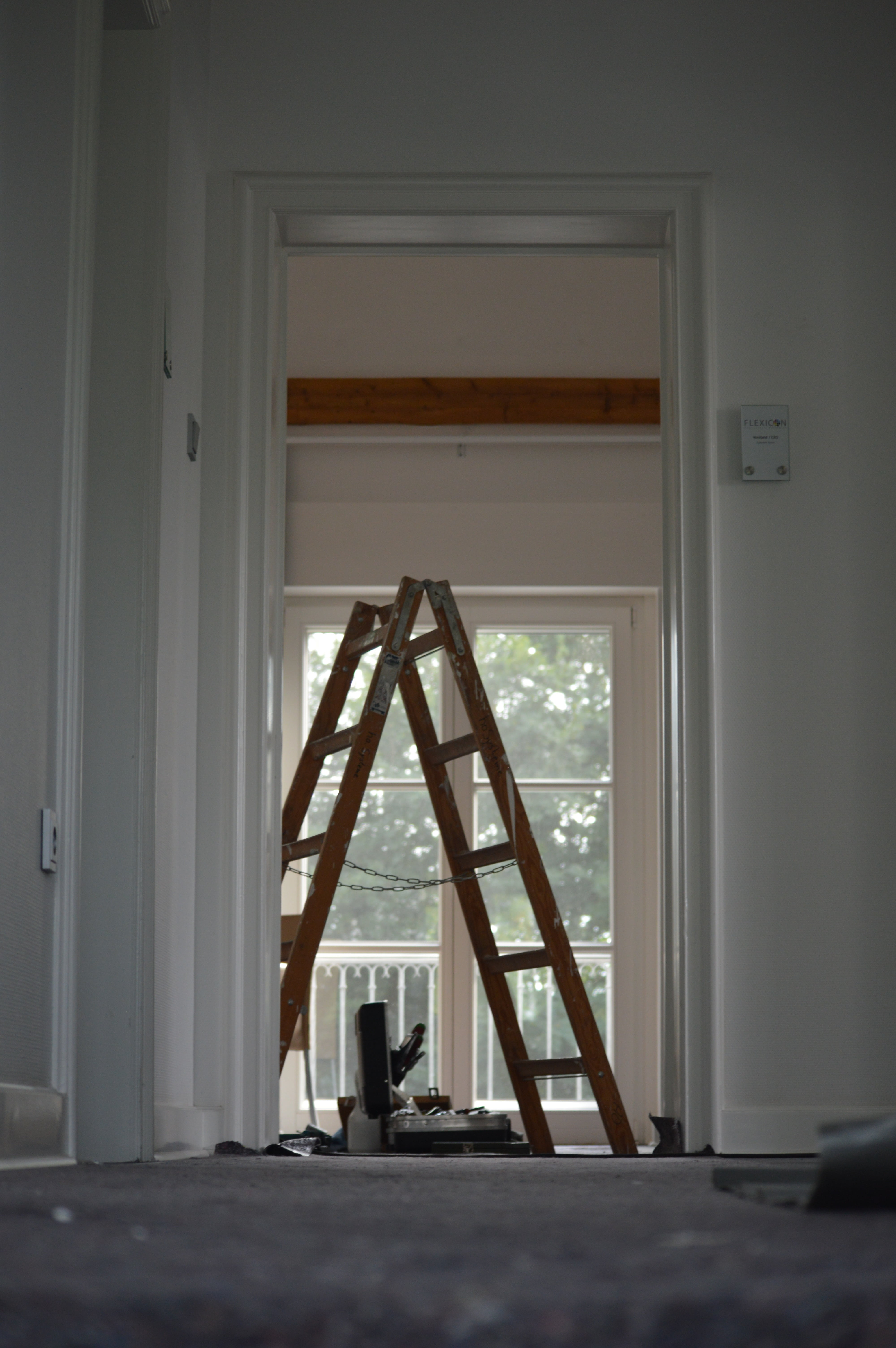 domestic room, indoors, no People, wood - material, brown, scaffold, conversion, built structure, construction work, construction Industry, ladder, renovate, Phone HD Wallpaper