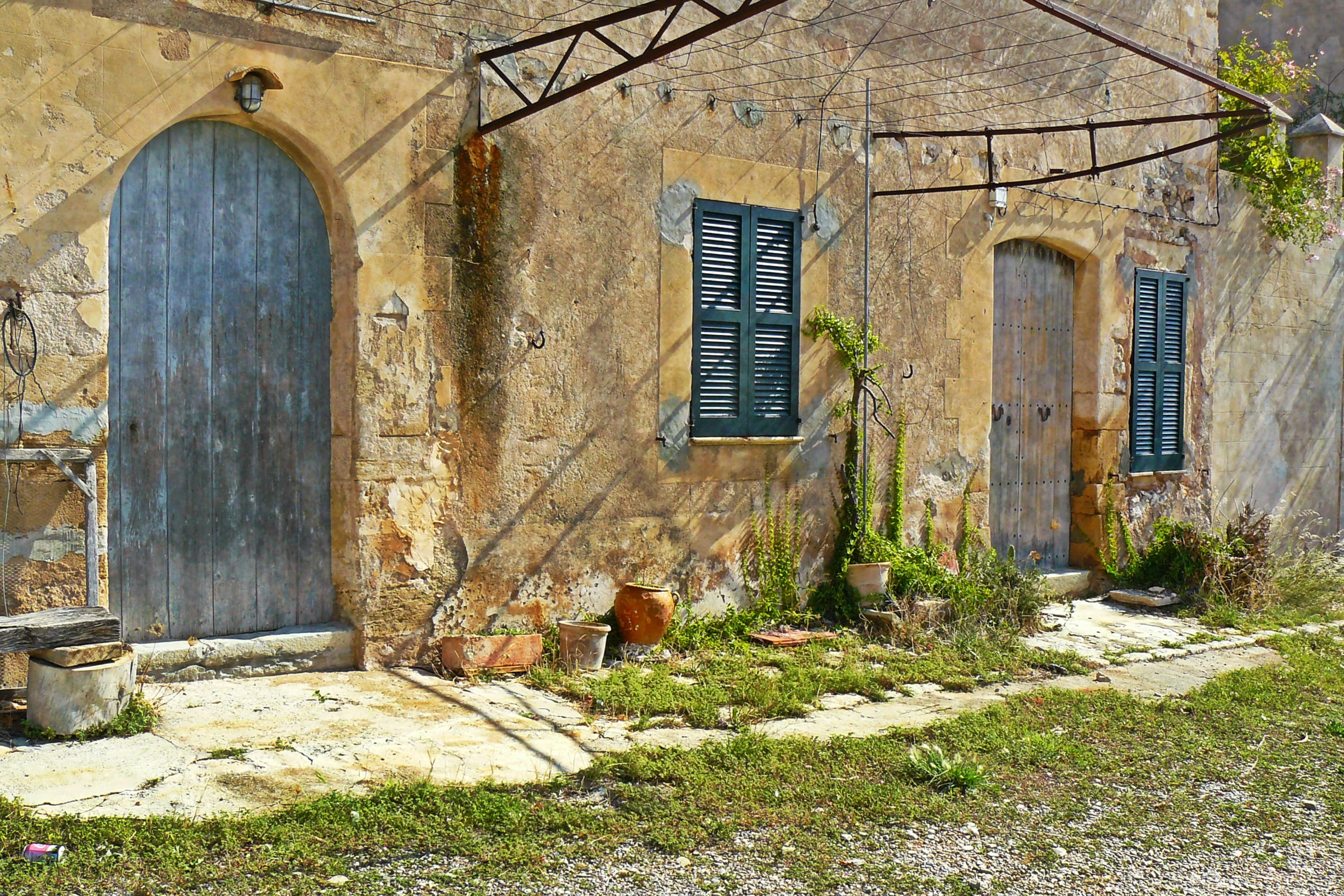 fouling, door, finca, brick, home, mallorca, daytime, architecture, home front, building, restore, weathered, hauswand, arch, entrance, old, nature, window, HD Wallpaper