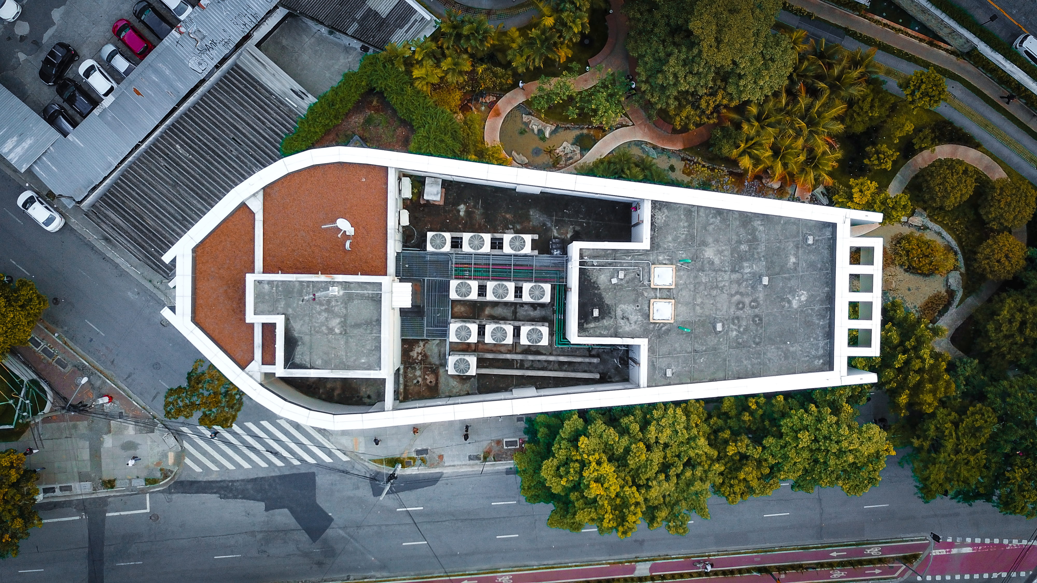 tree, intersection, landscape, scenery, city, architecture, building exterior, scoreboard, 4K, no people, campus, itaim bibi, high angle view, mode of transportation, HD Wallpaper